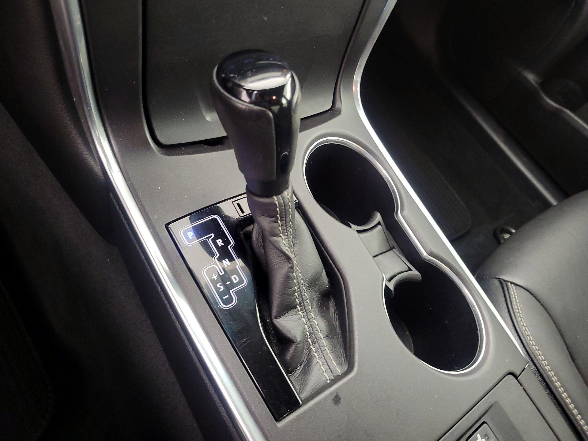 Thumbnail: 2015 Toyota Camry - 17