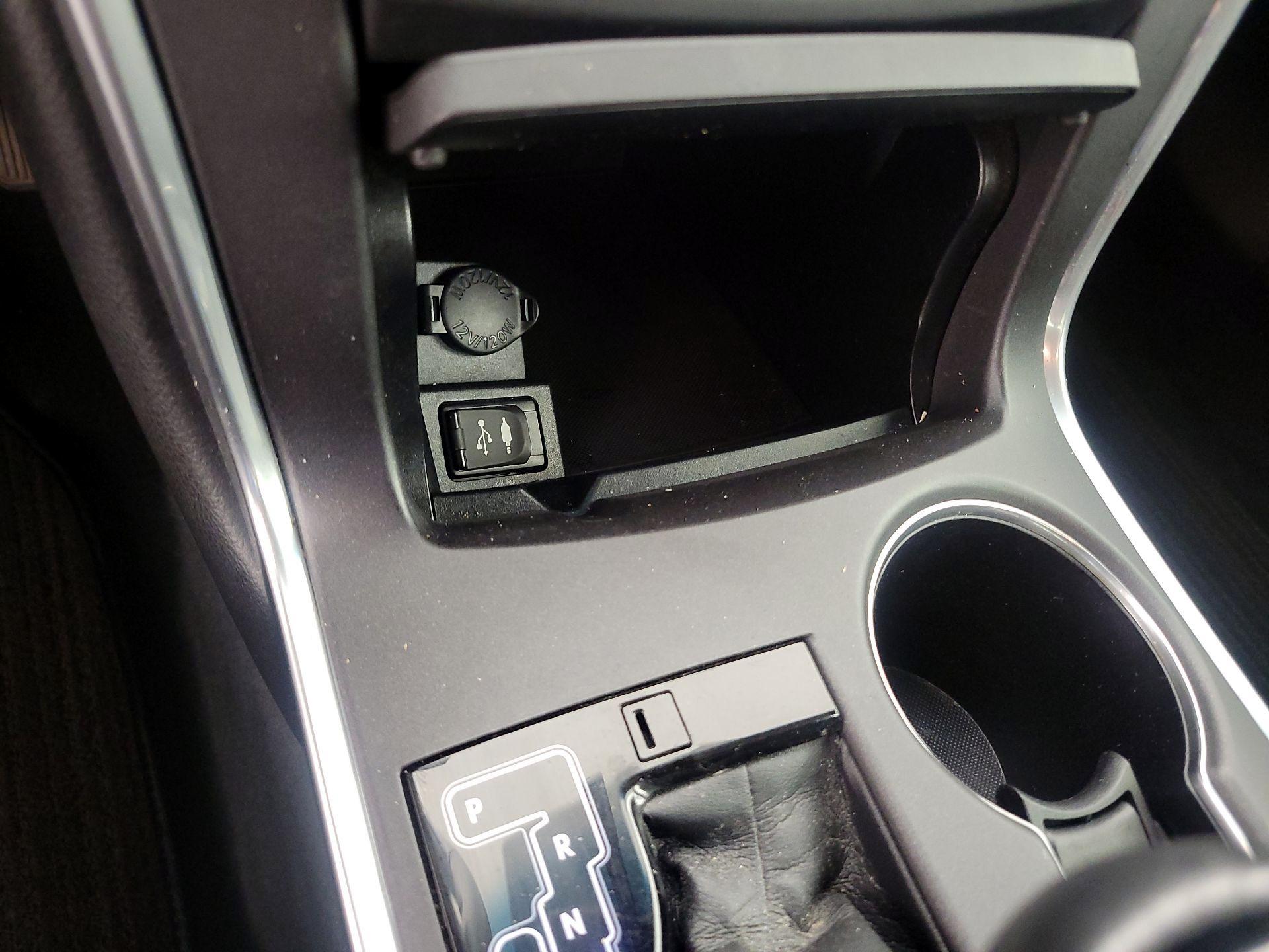 Thumbnail: 2015 Toyota Camry - 18