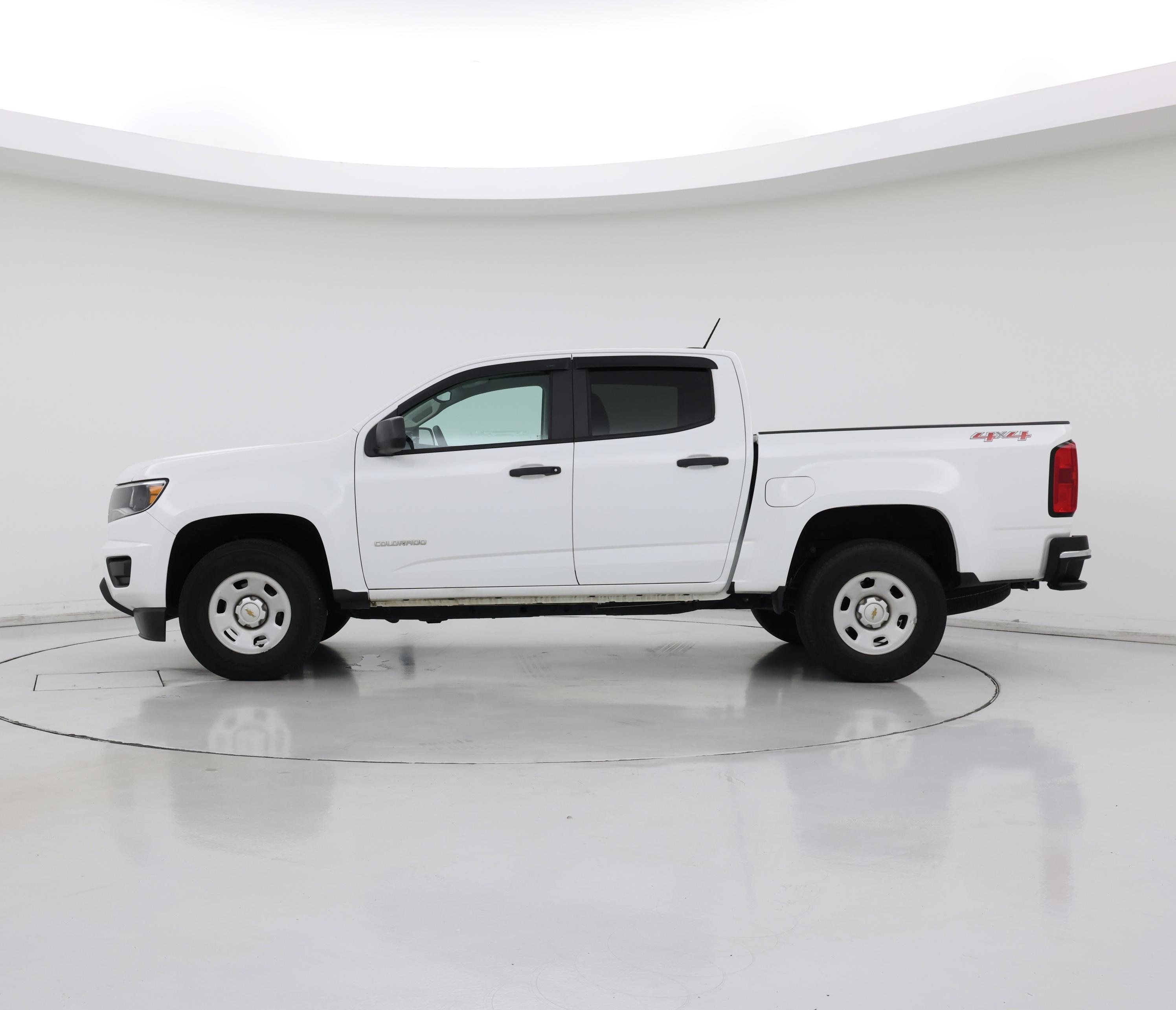 Thumbnail: 2020 Chevrolet Colorado - 3