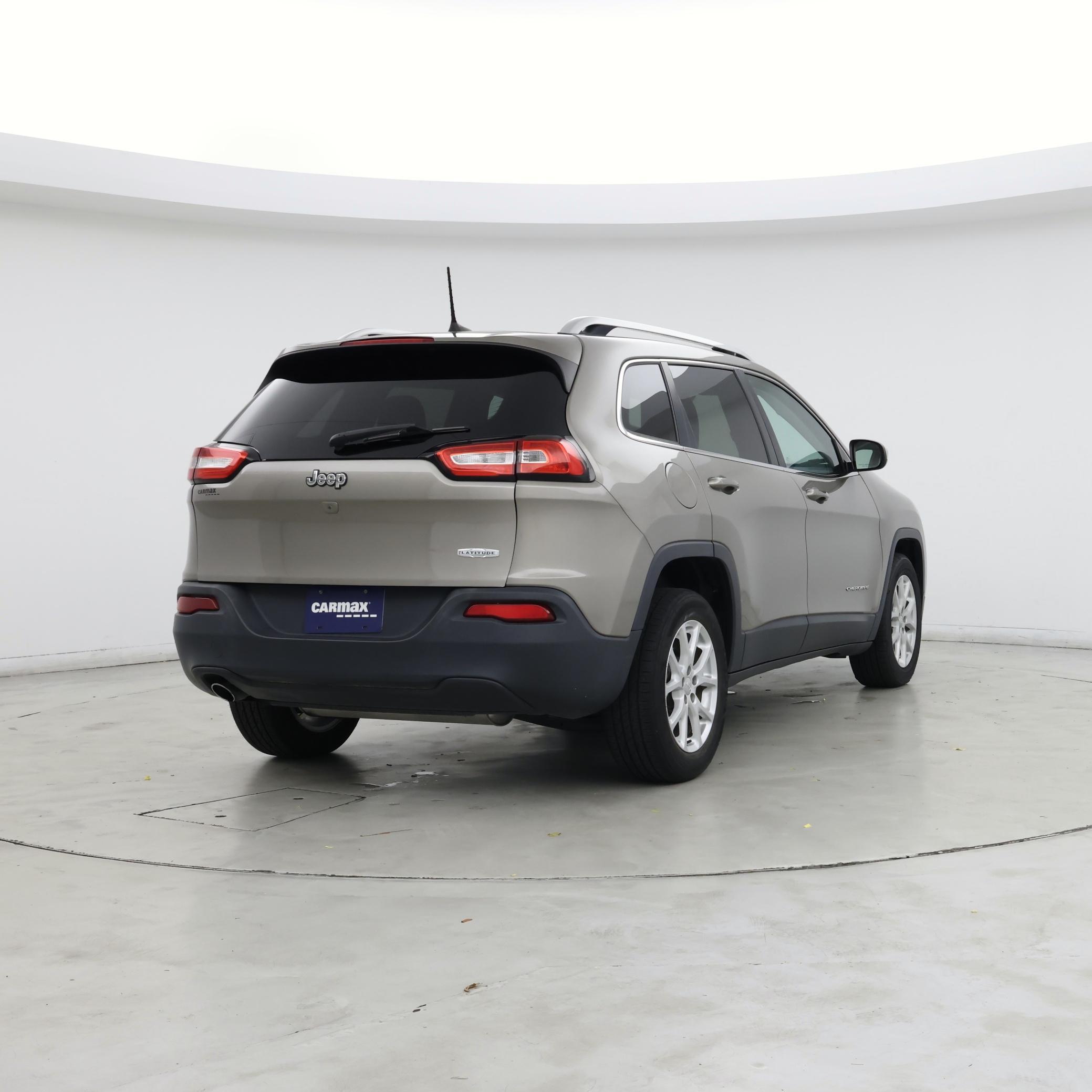 Thumbnail: 2016 Jeep Cherokee - 8