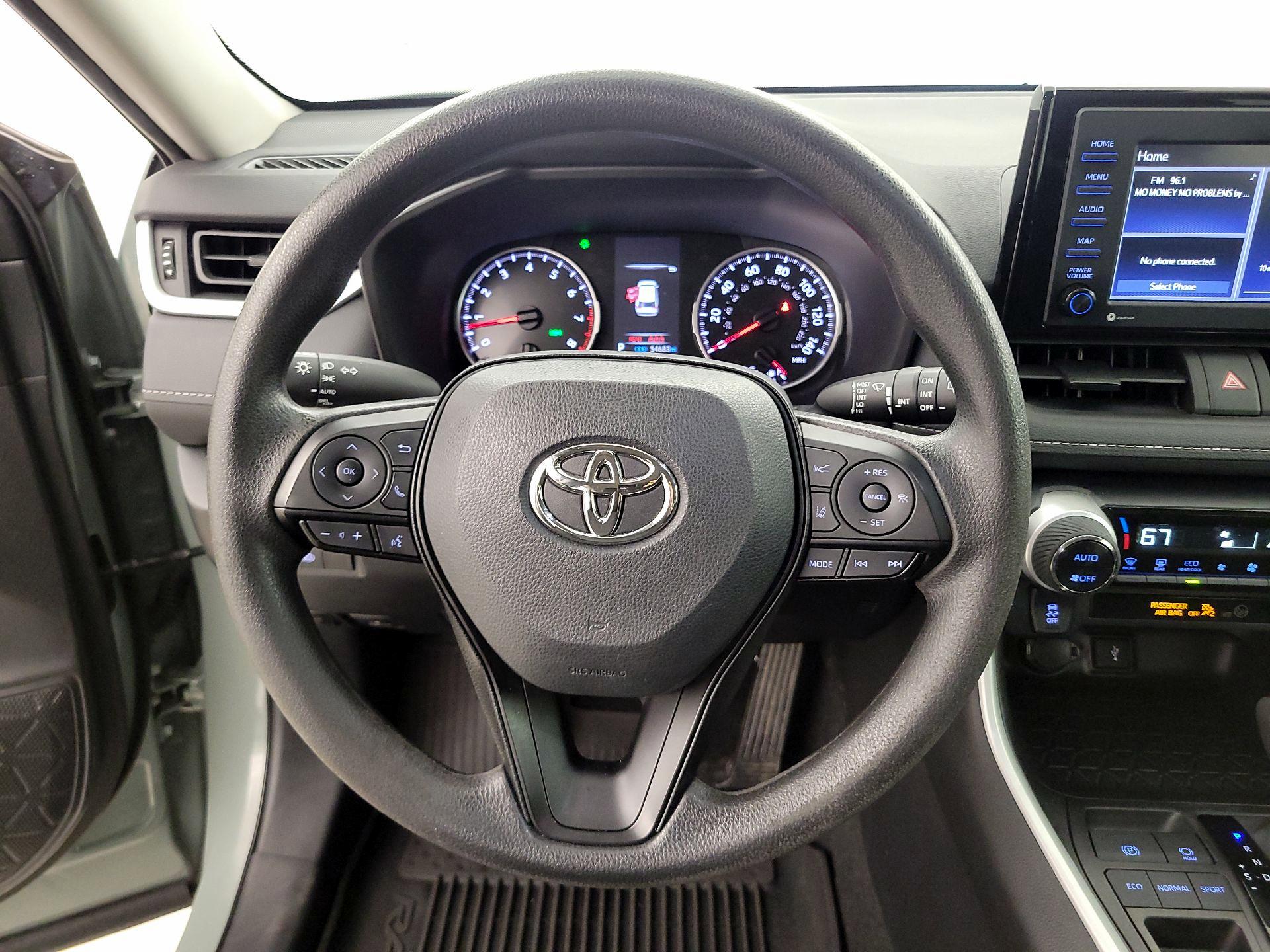 Thumbnail: 2022 Toyota RAV4 - 10