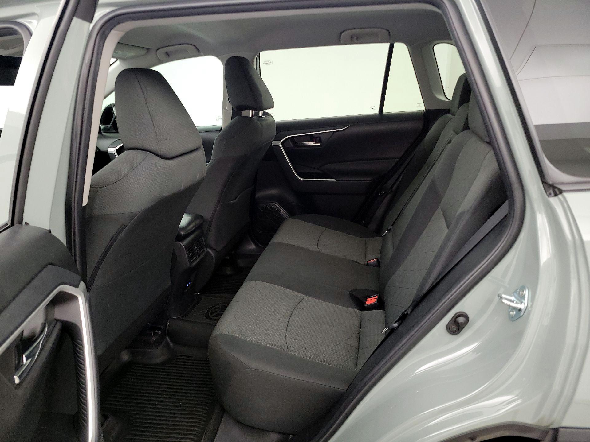 Thumbnail: 2022 Toyota RAV4 - 19