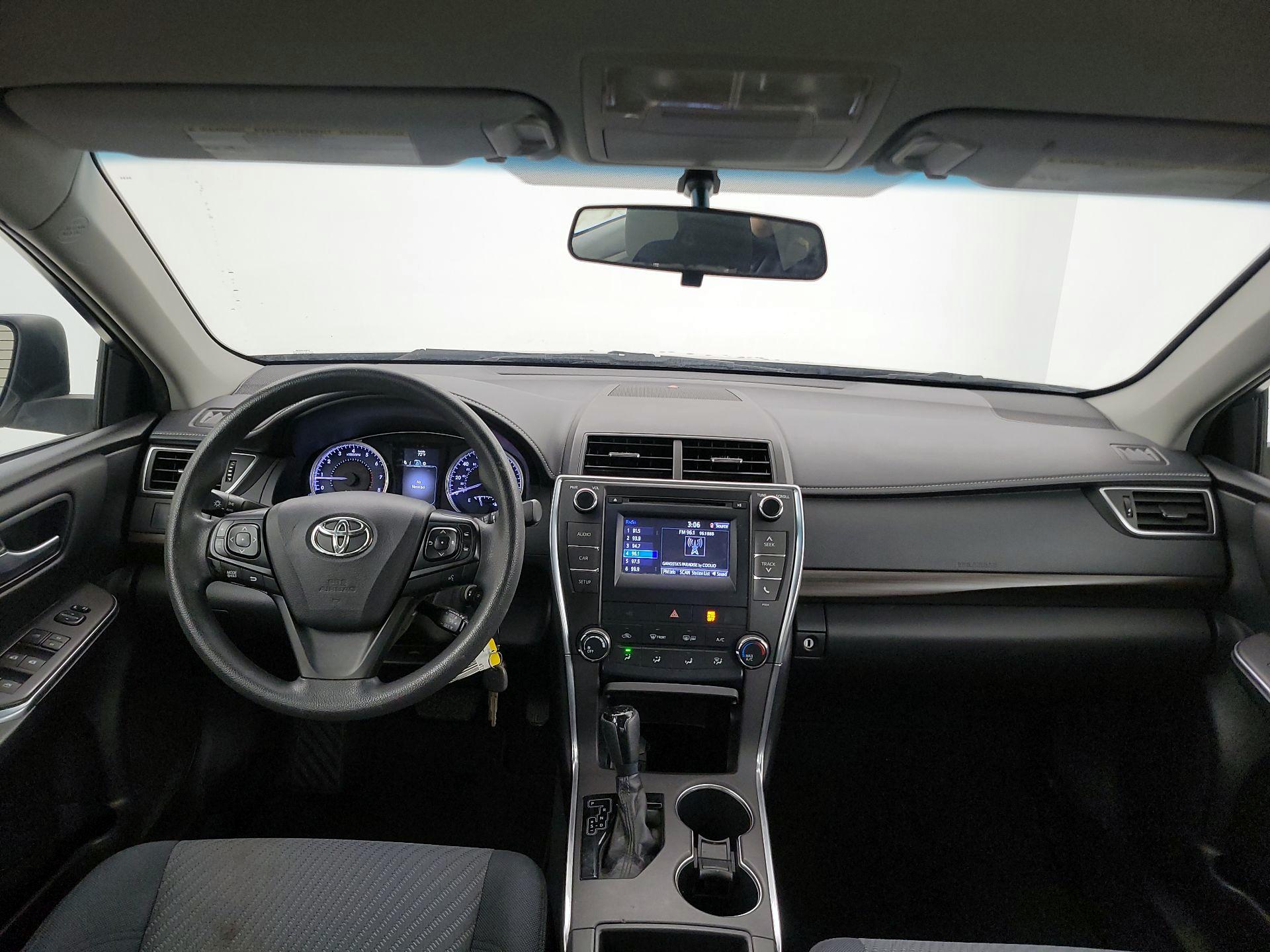 Thumbnail: 2016 Toyota Camry - 9