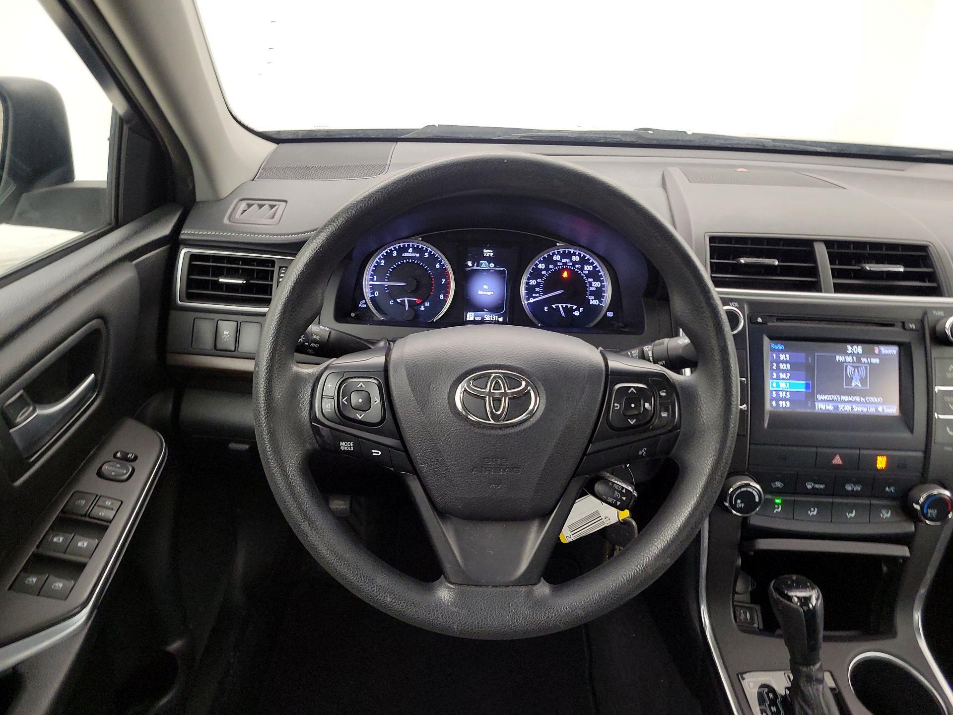 Thumbnail: 2016 Toyota Camry - 10