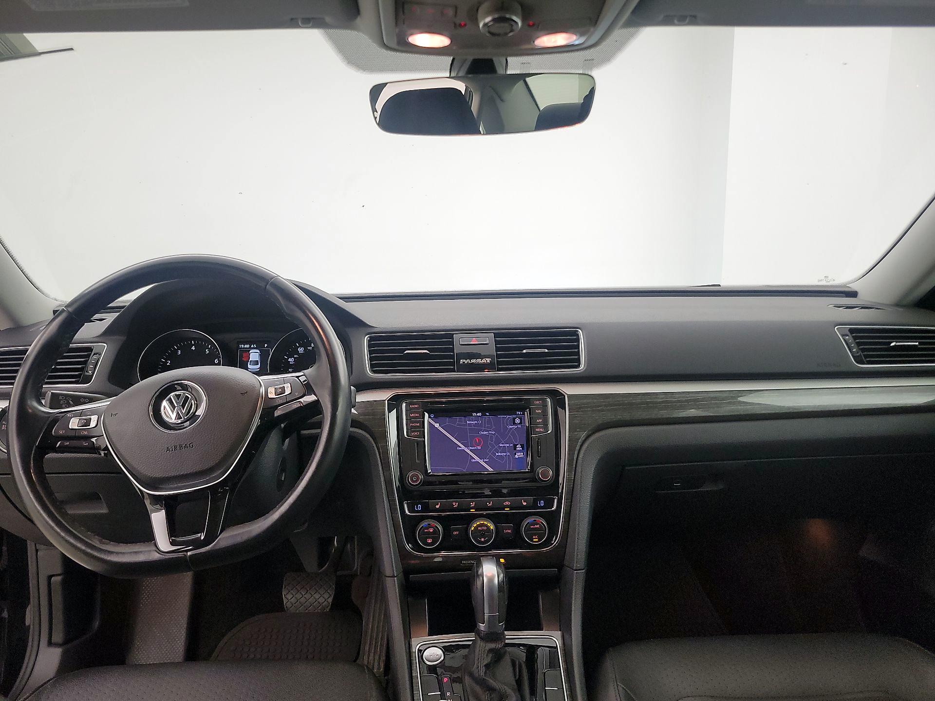 Thumbnail: 2018 Volkswagen Passat - 9