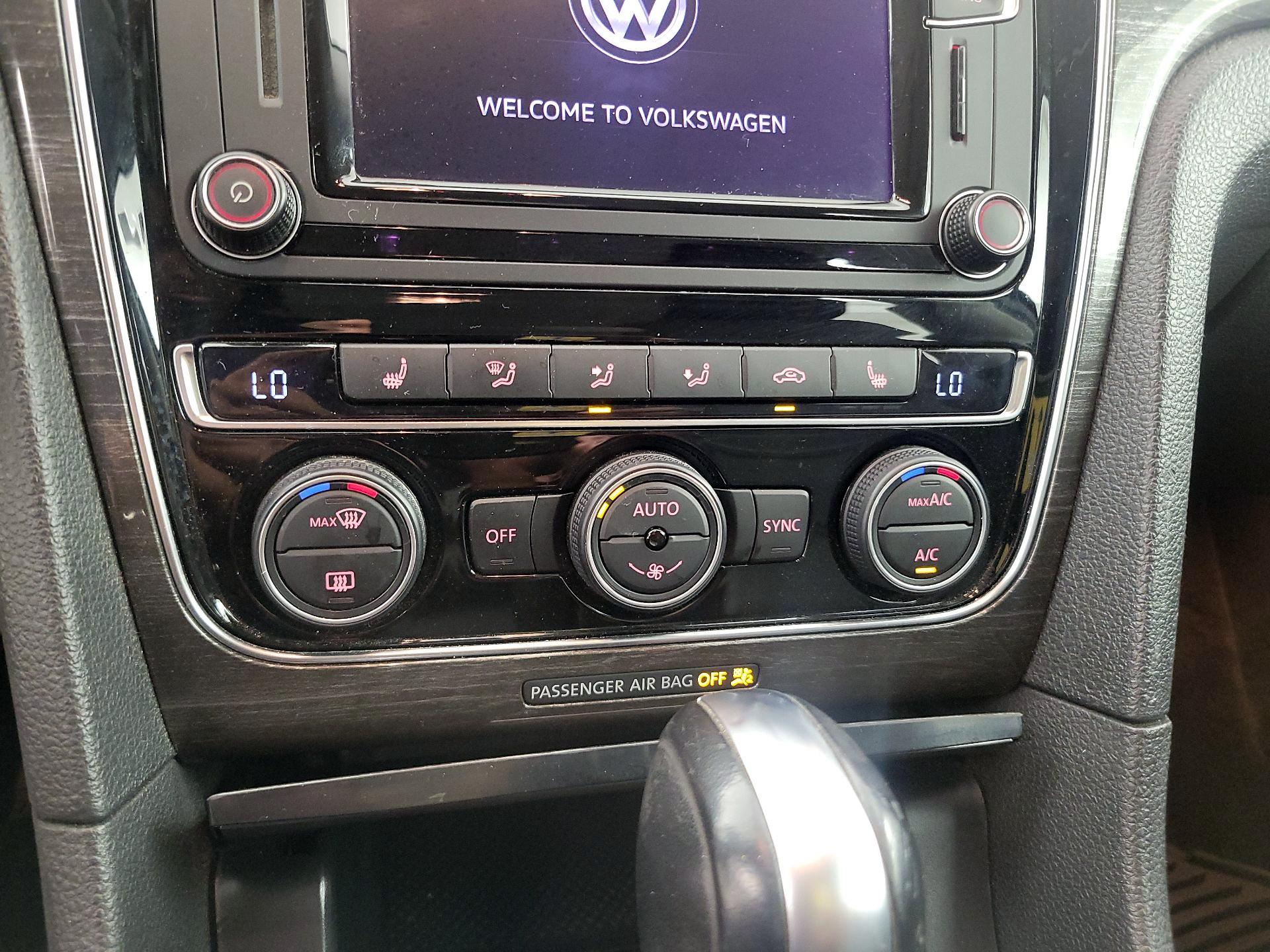 Thumbnail: 2018 Volkswagen Passat - 17
