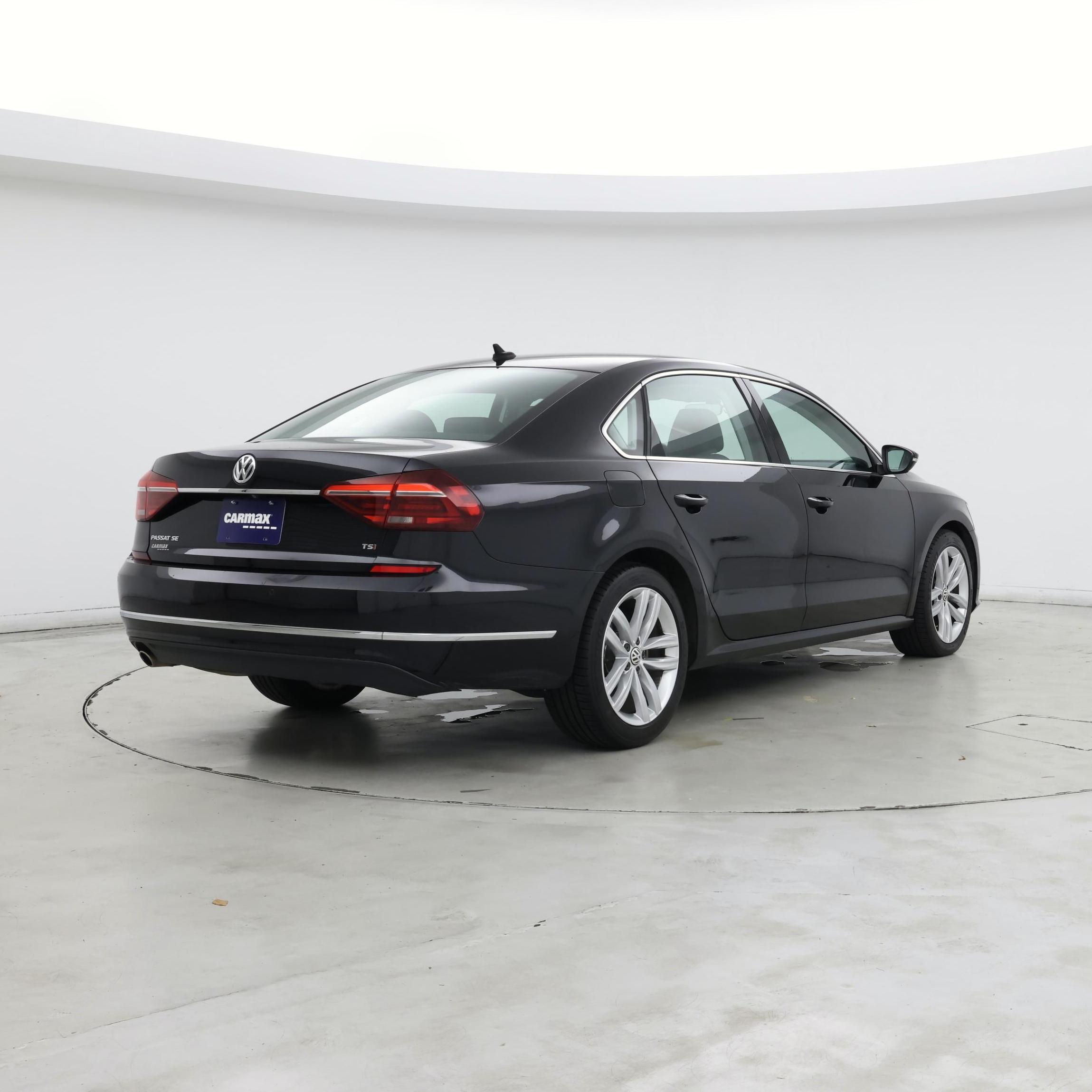 Thumbnail: 2018 Volkswagen Passat - 8