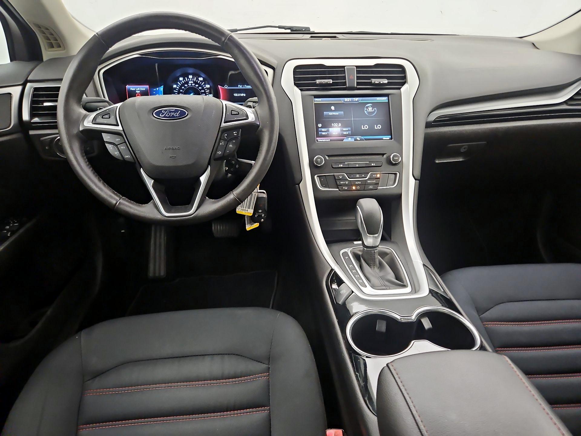 Thumbnail: 2016 Ford Fusion - 9