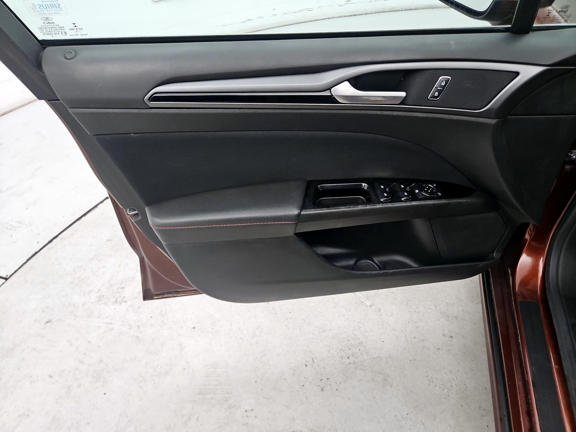 Thumbnail: 2016 Ford Fusion - 12