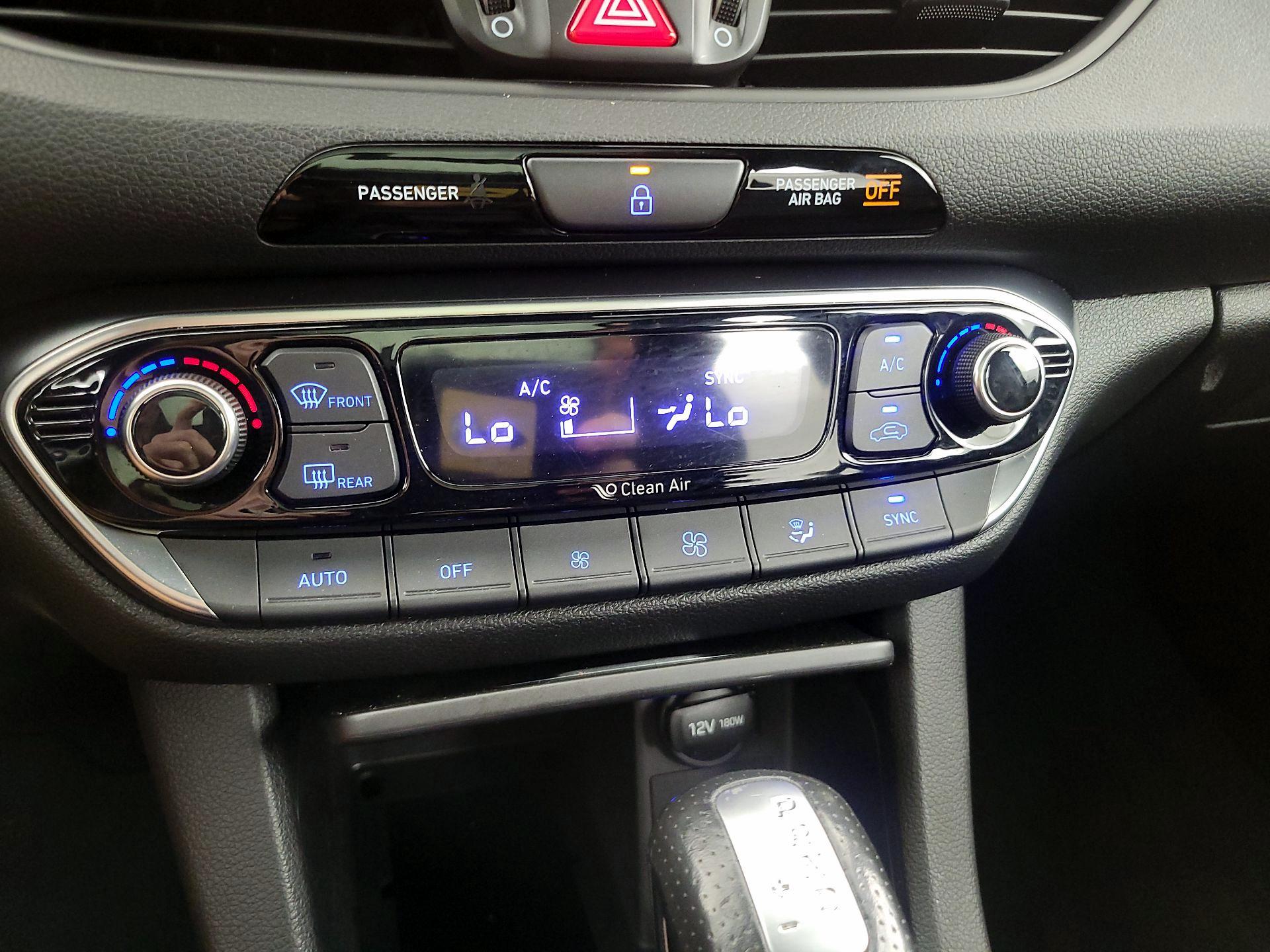 Thumbnail: 2020 Hyundai Elantra - 17