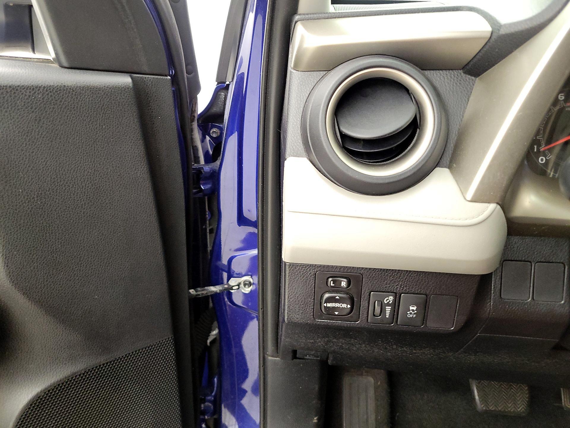 Thumbnail: 2014 Toyota RAV4 - 13
