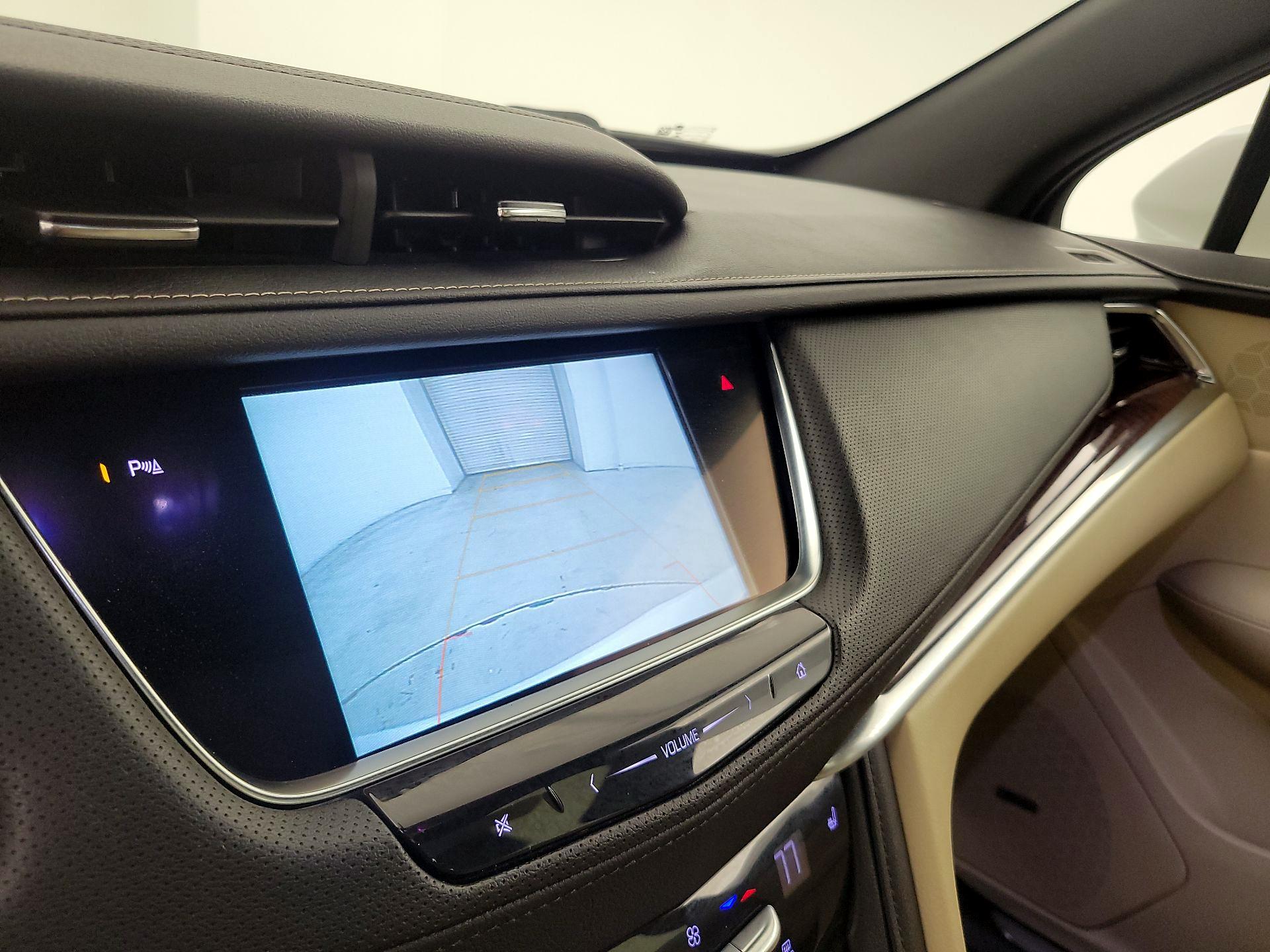Thumbnail: 2019 Cadillac XT5 - 15
