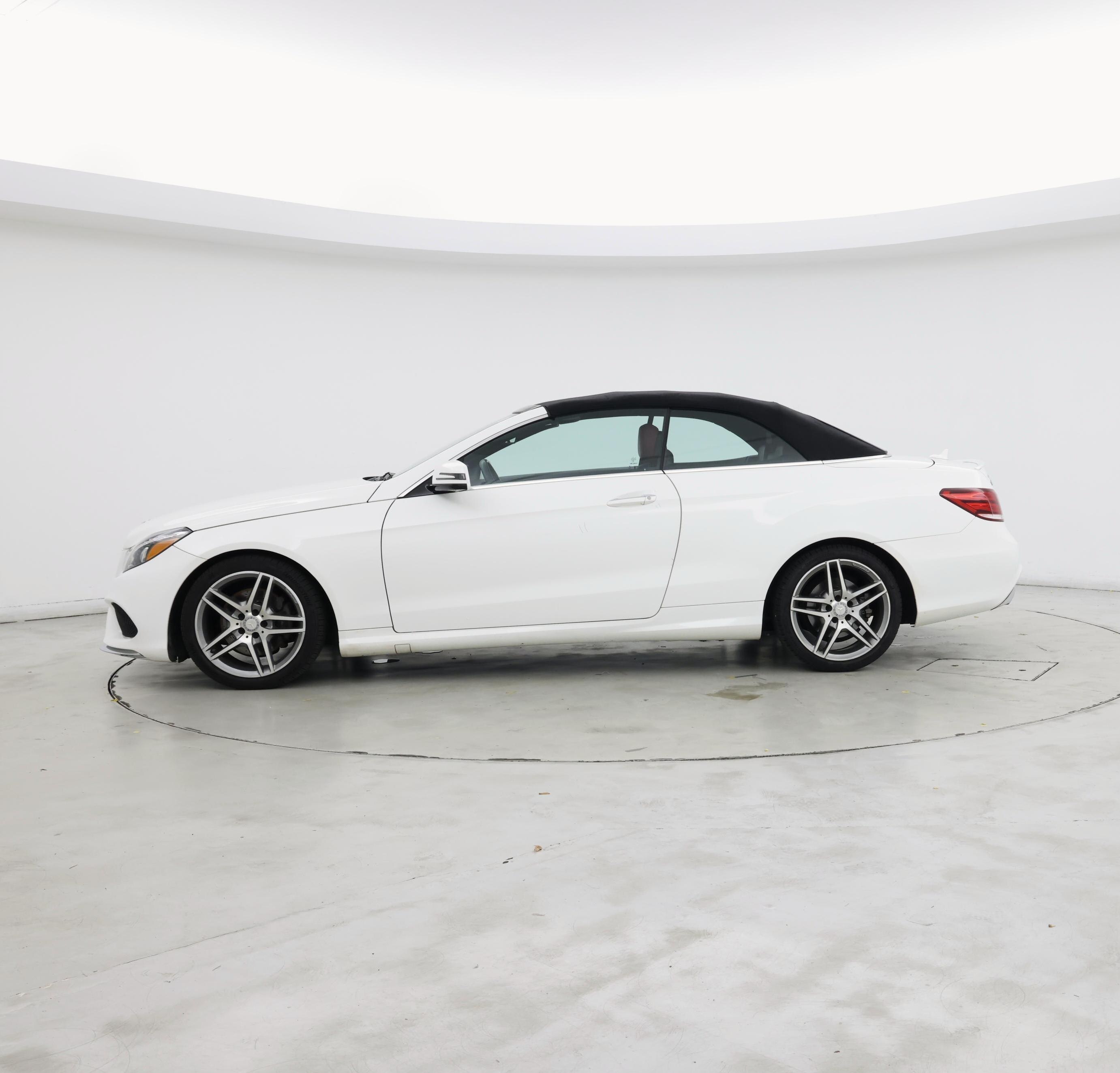 Thumbnail: 2016 Mercedes-Benz E-Class - 3