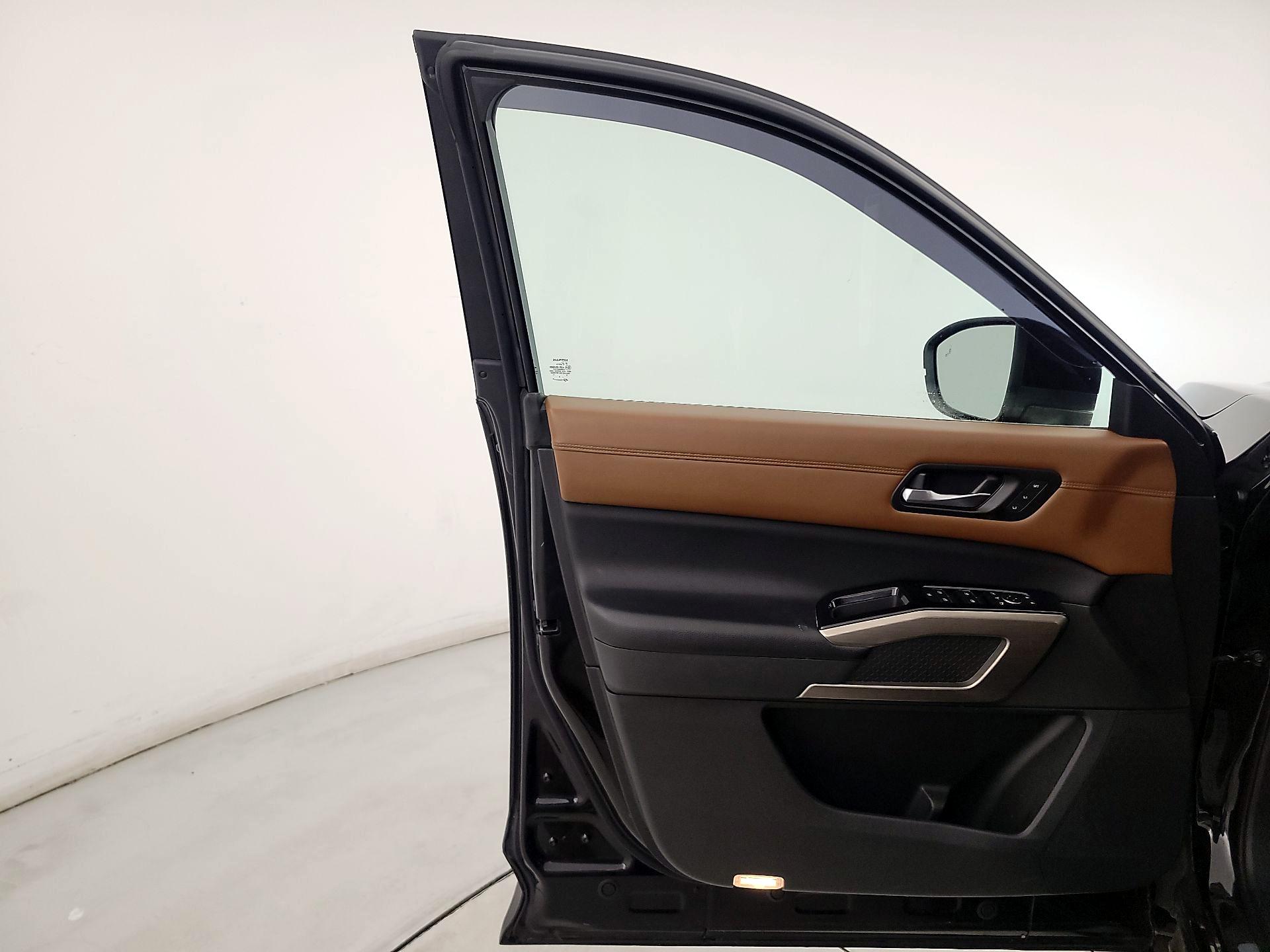 Thumbnail: 2022 Nissan Pathfinder - 12