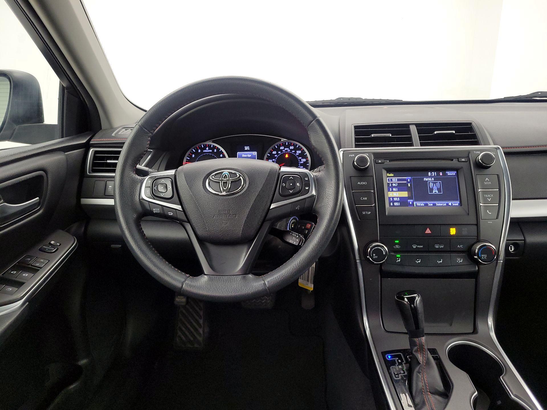 Thumbnail: 2017 Toyota Camry - 10