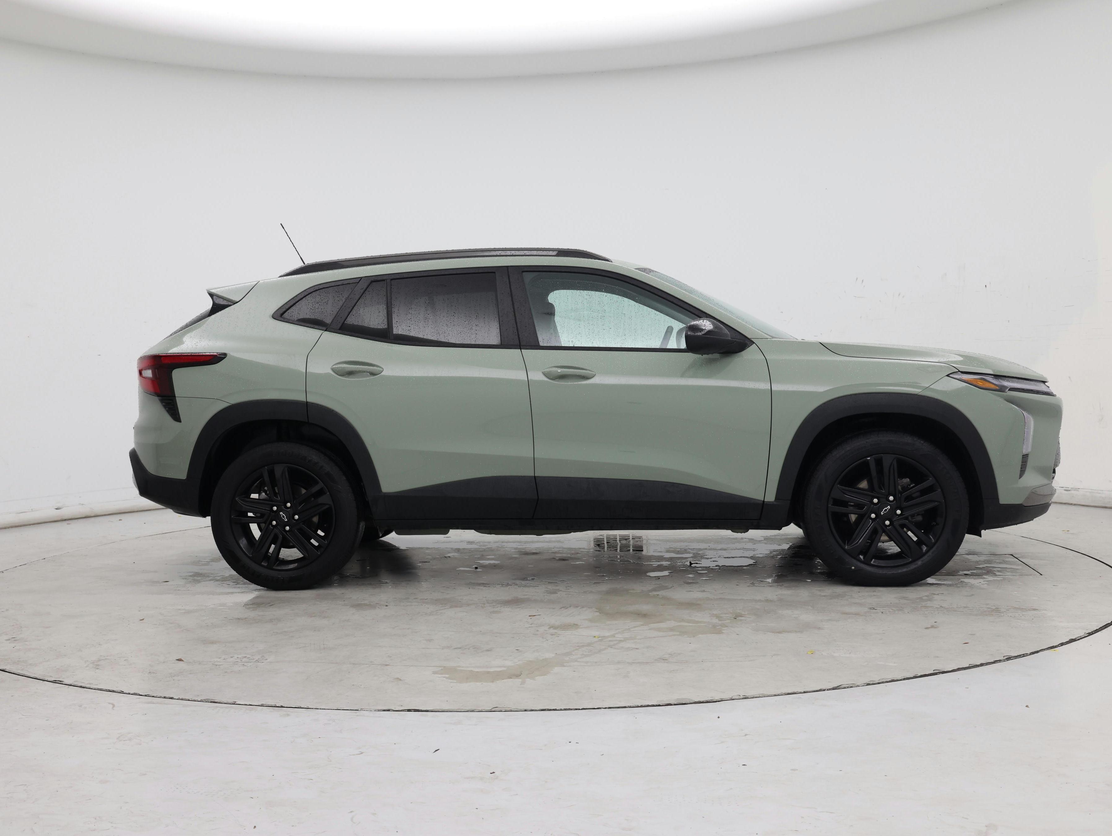 Thumbnail: 2024 Chevrolet Trax - 7