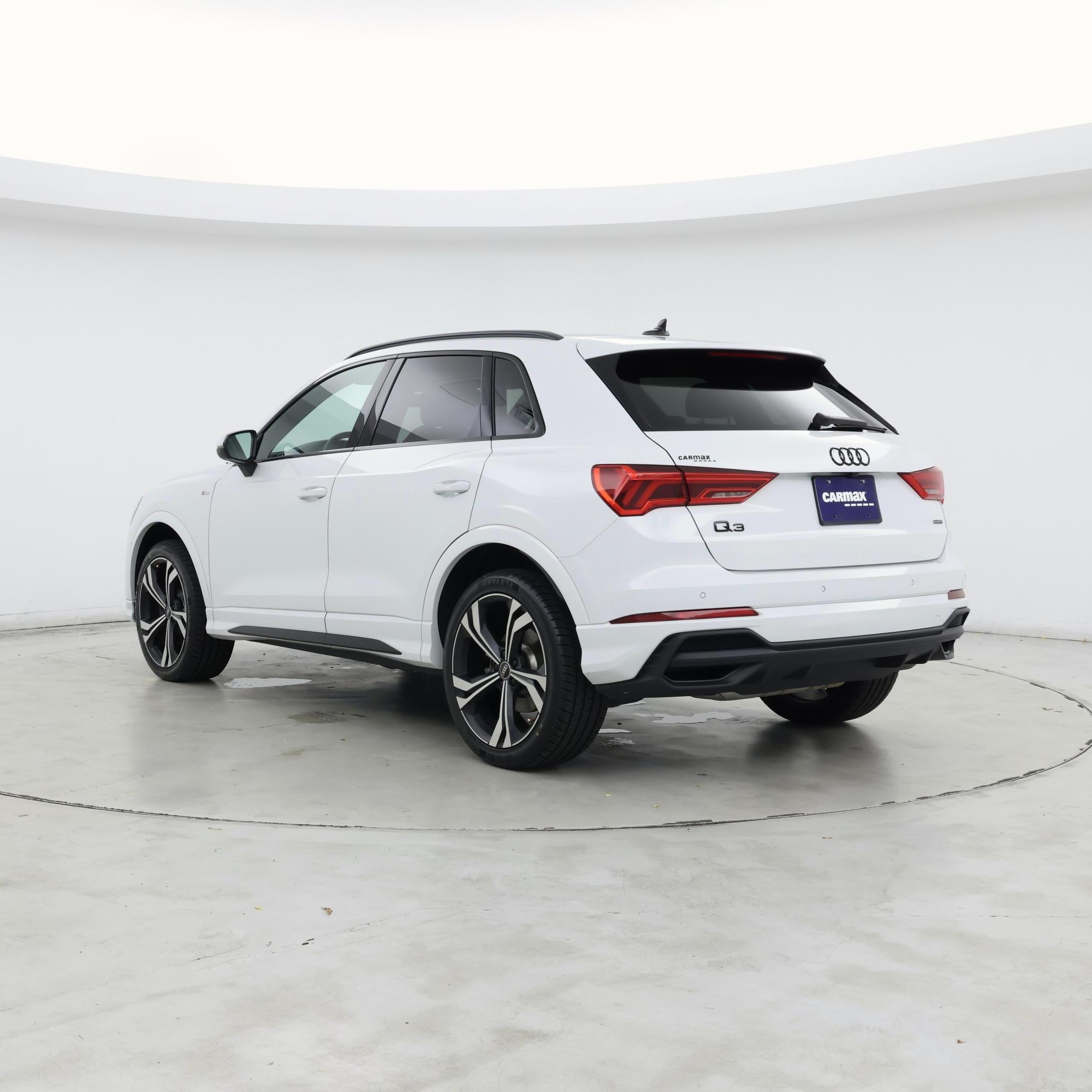 Thumbnail: 2023 Audi Q3 - 2