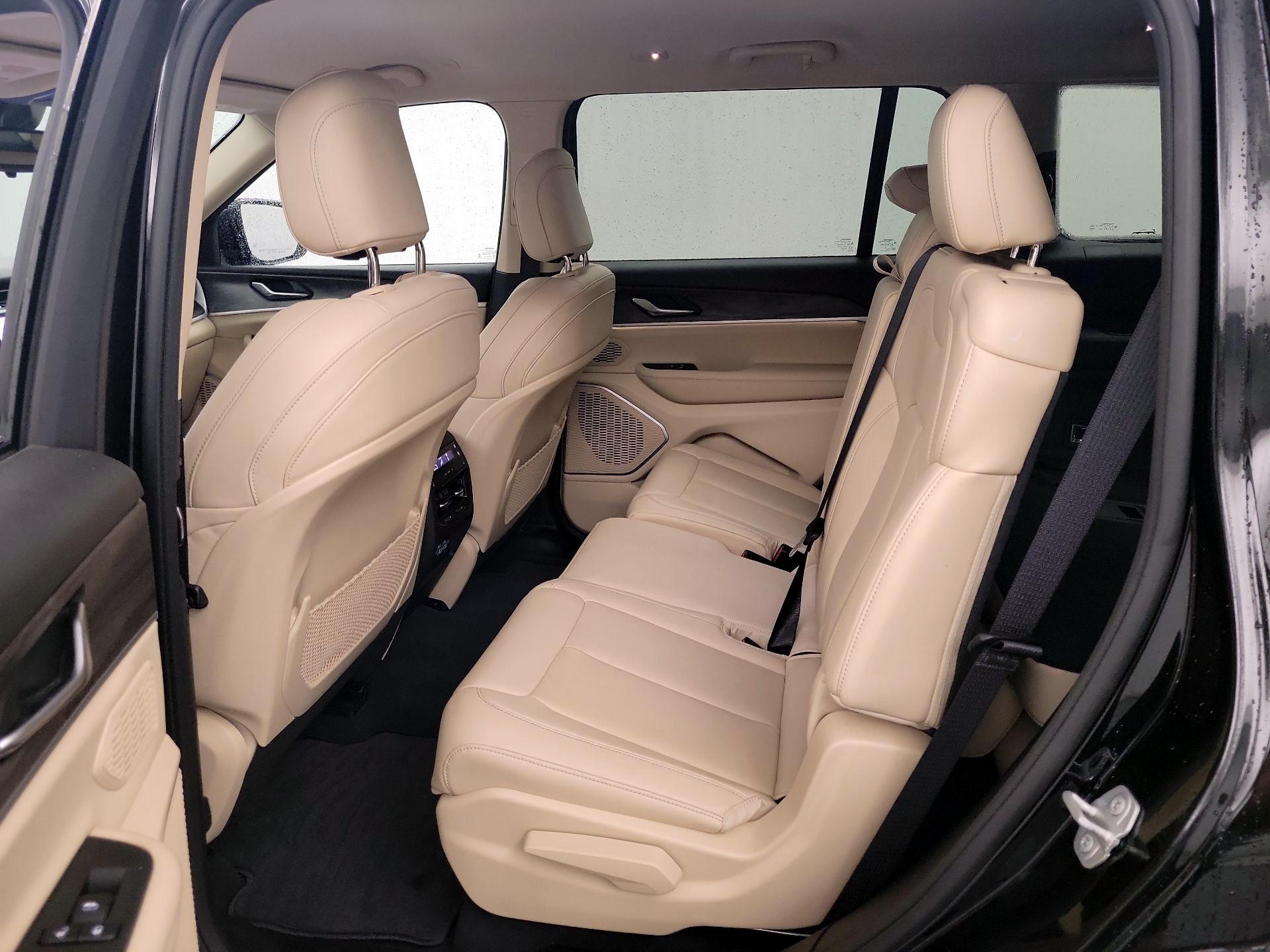 Thumbnail: 2022 Jeep Grand Cherokee L - 20