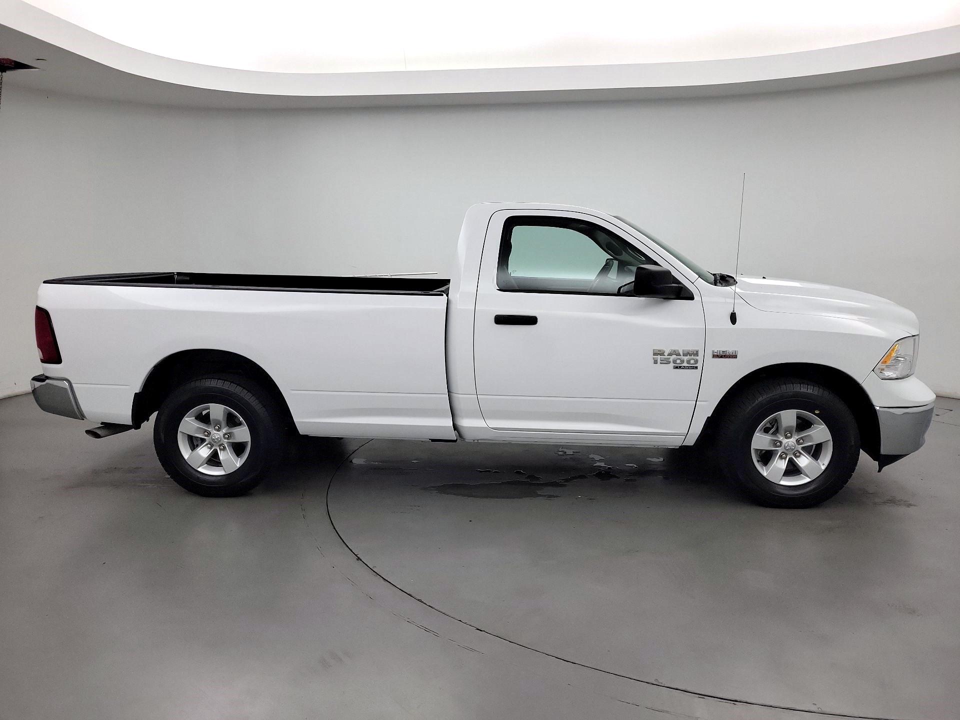 Thumbnail: 2020 RAM 1500 Classic - 4