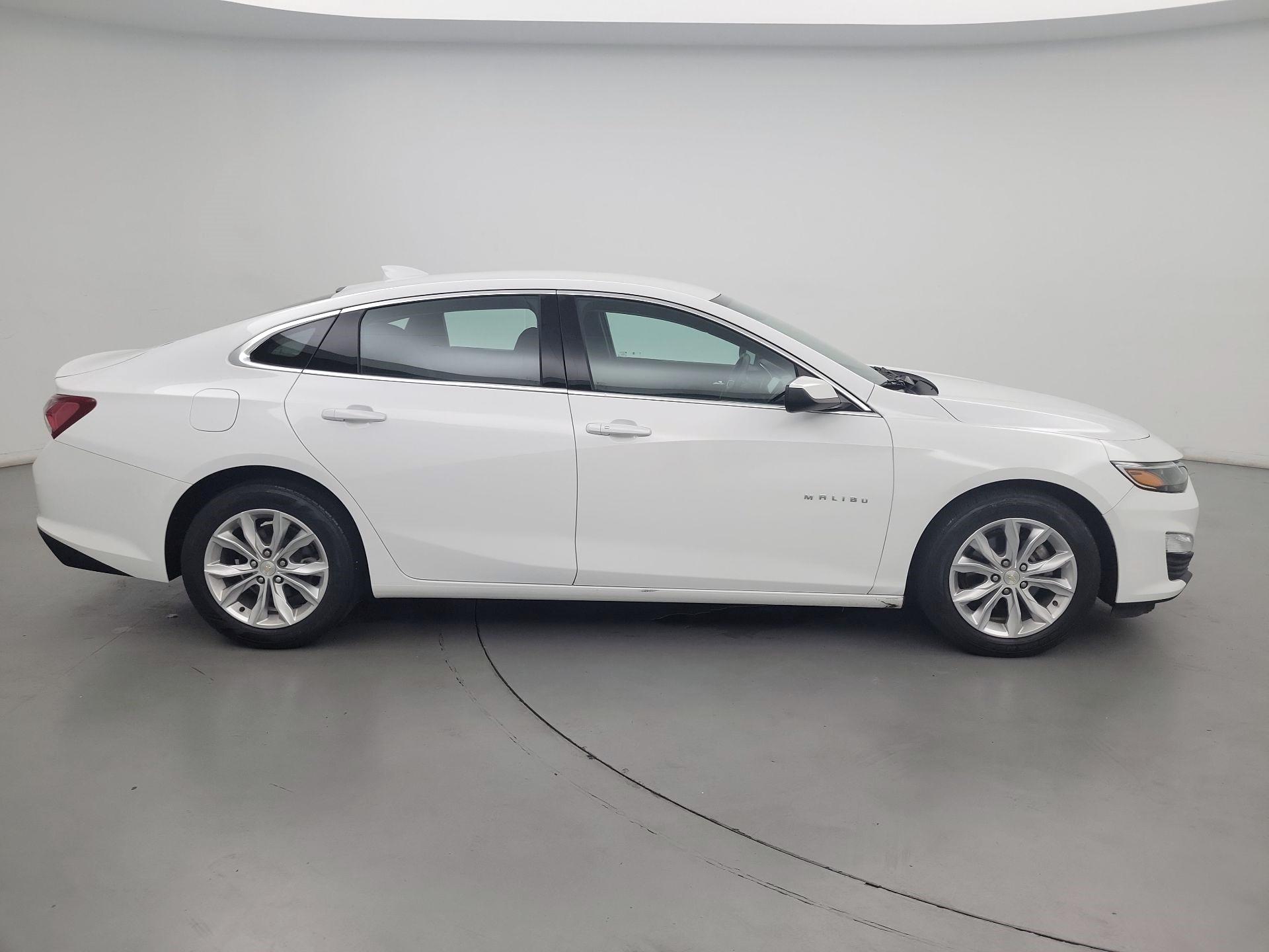 Thumbnail: 2021 Chevrolet Malibu - 4