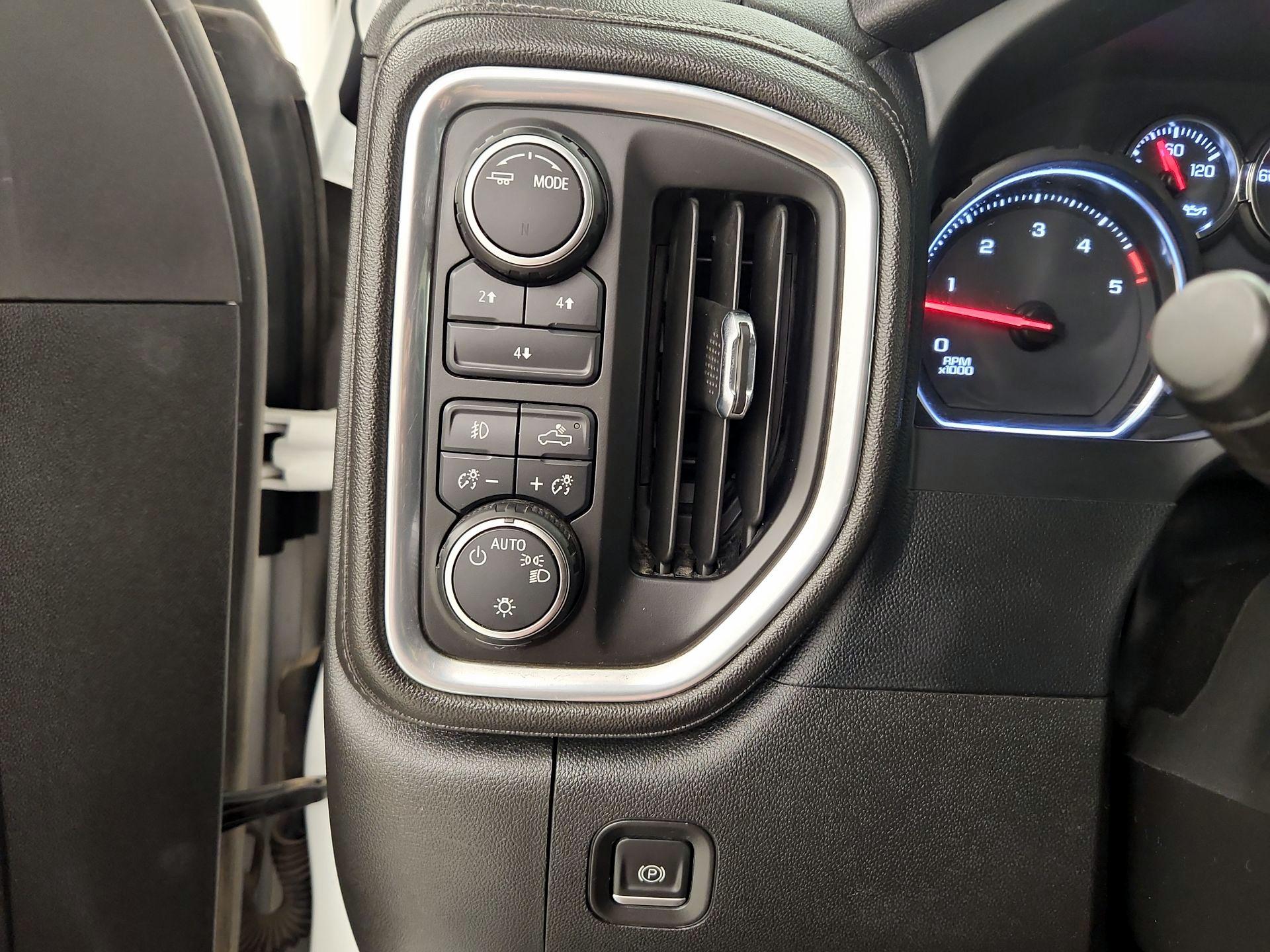 Thumbnail: 2023 Chevrolet Silverado 2500 - 13