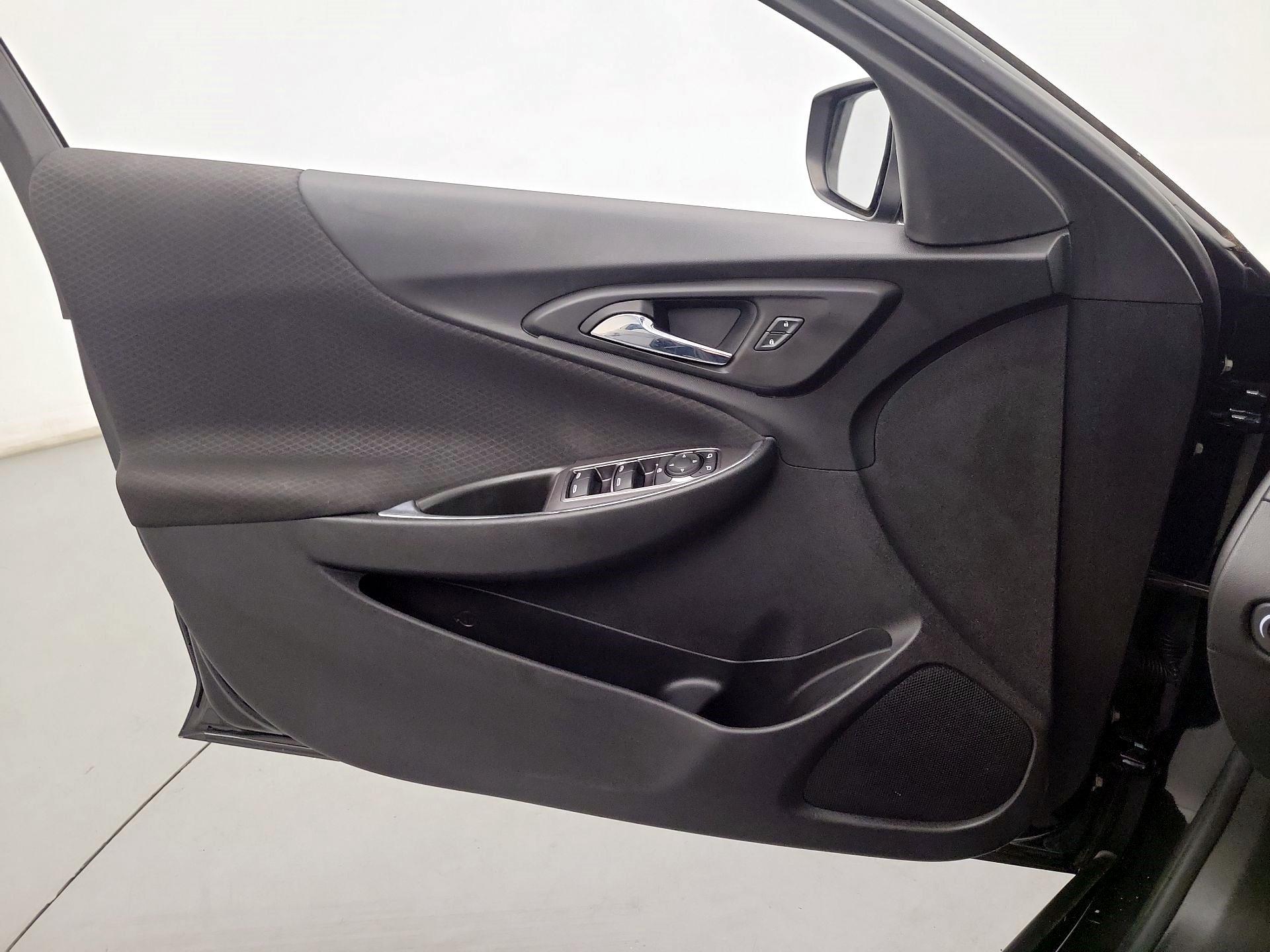 Thumbnail: 2020 Chevrolet Malibu - 10