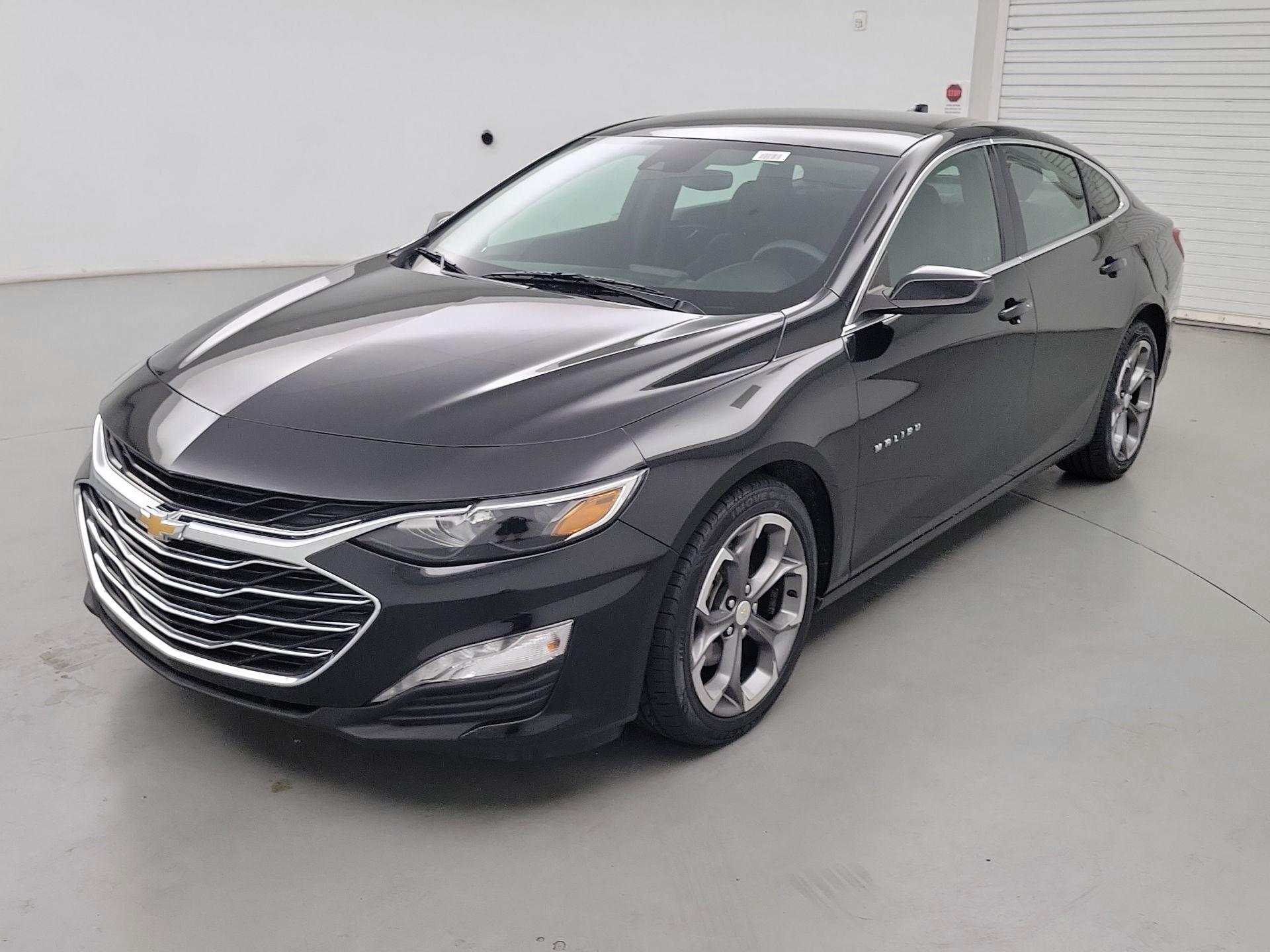Thumbnail: 2020 Chevrolet Malibu - 3