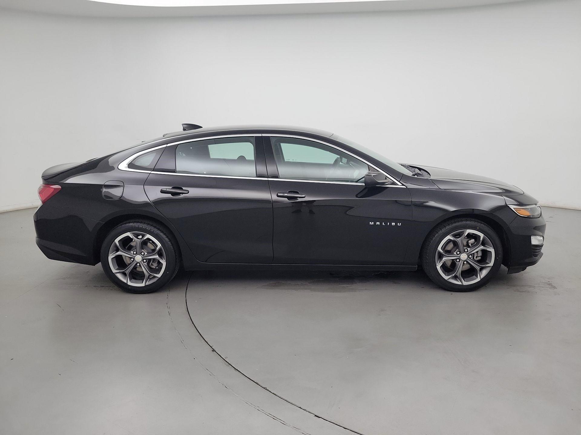 Thumbnail: 2020 Chevrolet Malibu - 4