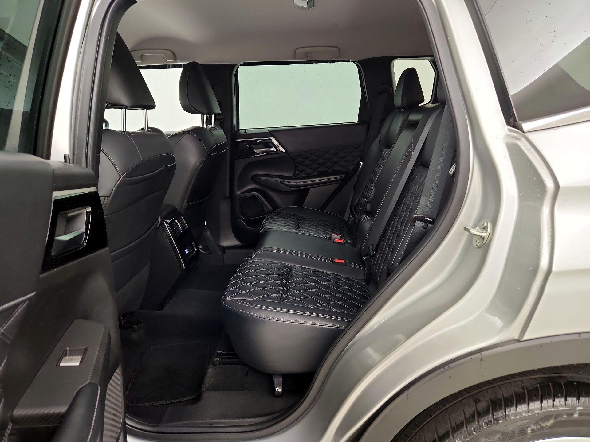 Thumbnail: 2022 Mitsubishi Outlander - 20