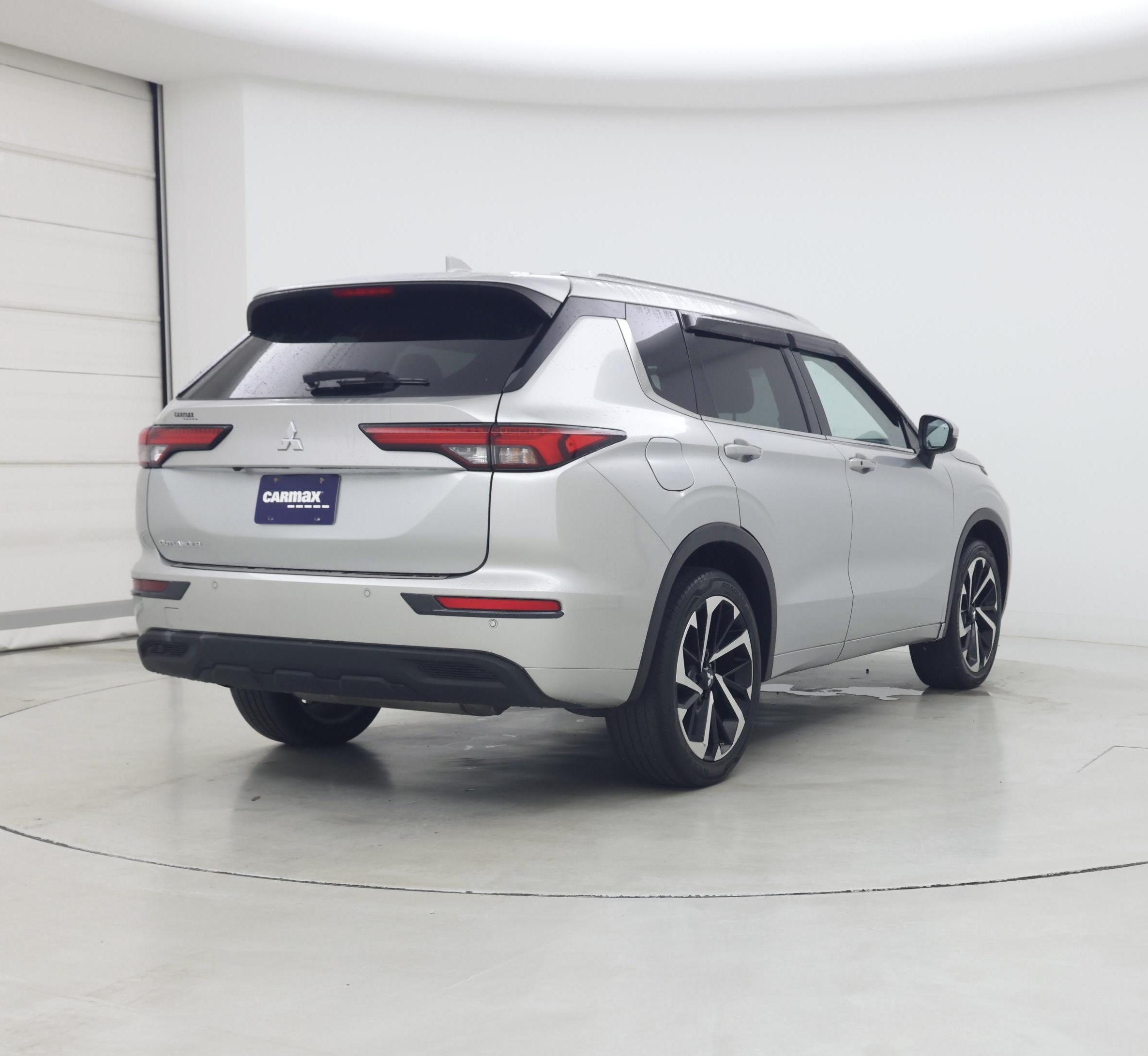 Thumbnail: 2022 Mitsubishi Outlander - 8