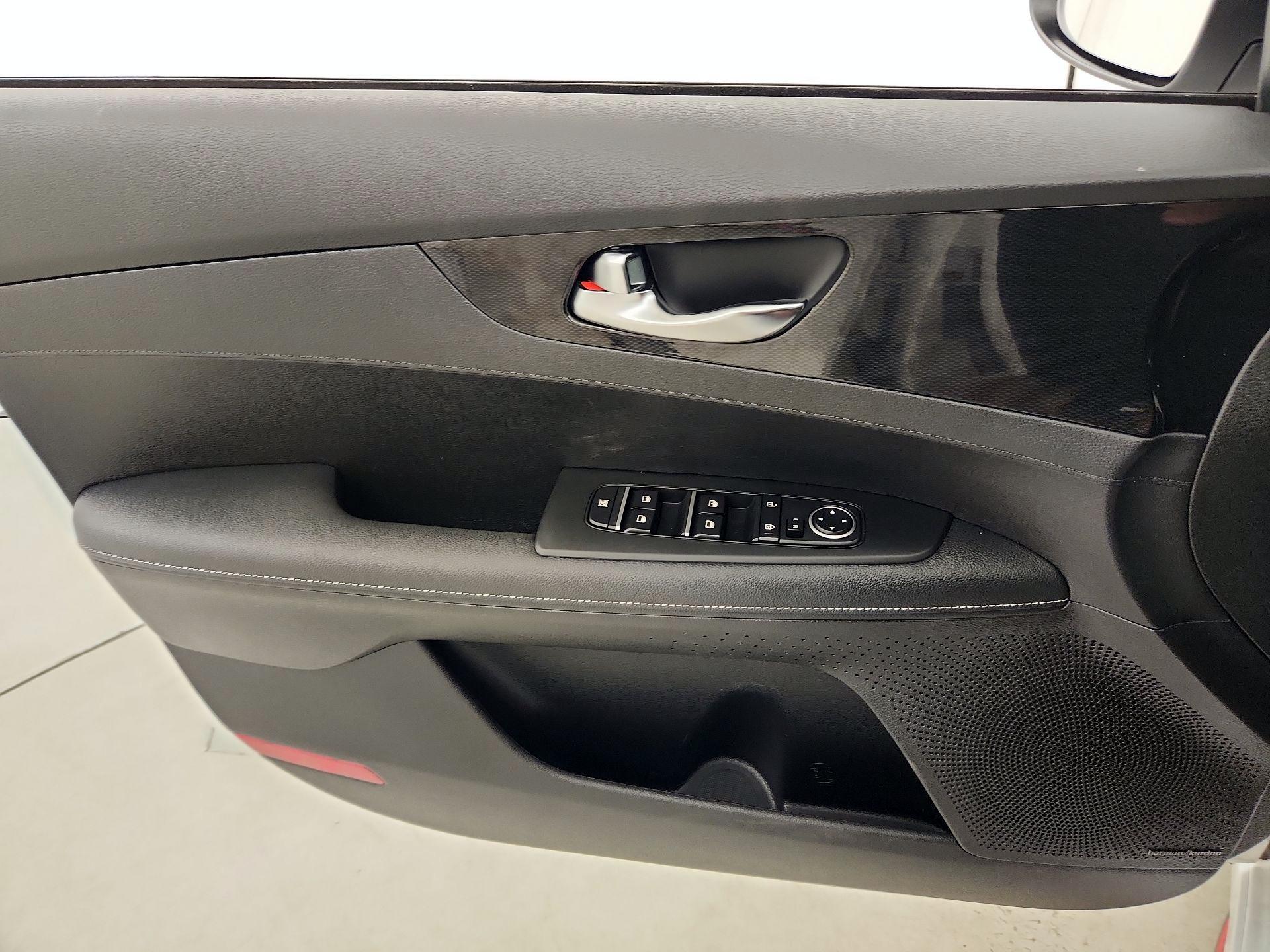 Thumbnail: 2023 Kia Forte - 12
