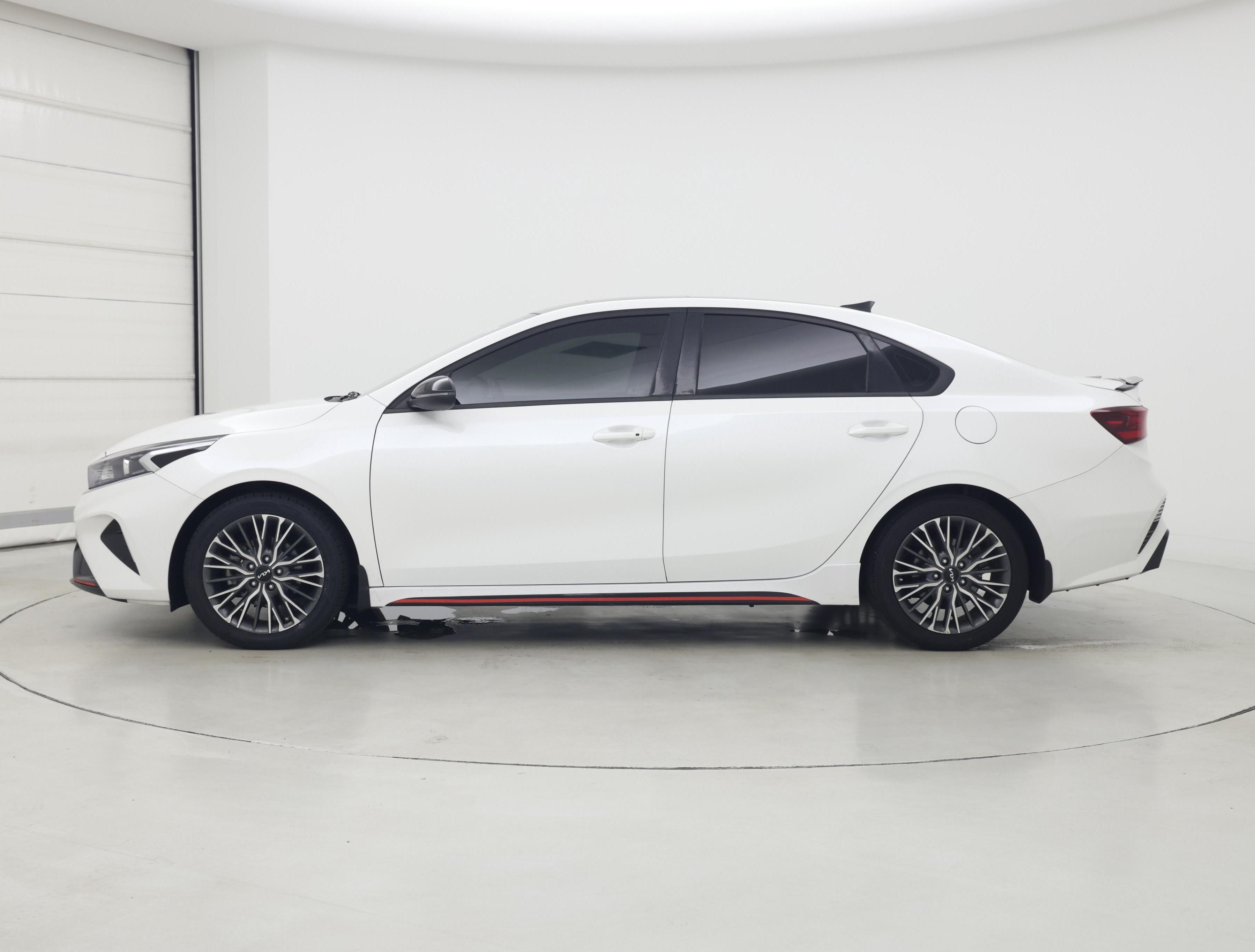 Thumbnail: 2023 Kia Forte - 3