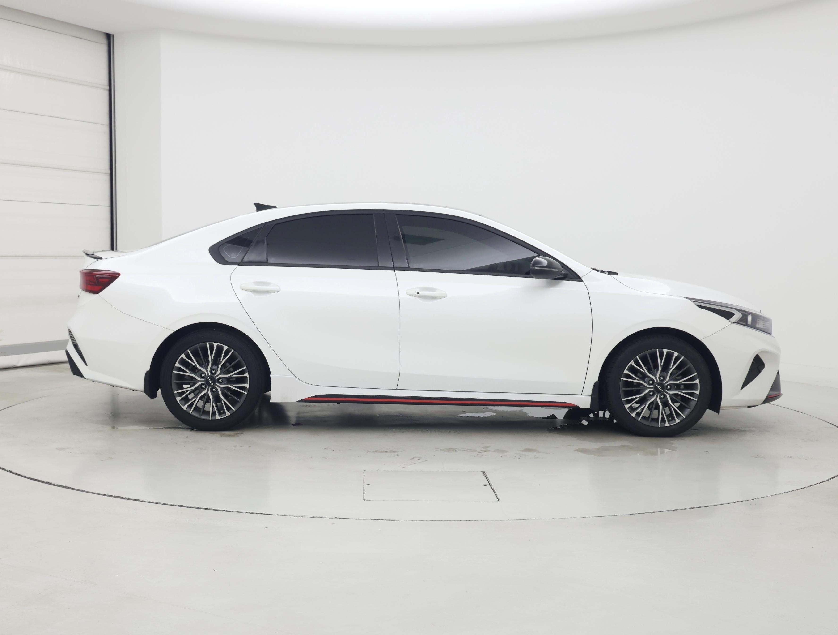 Thumbnail: 2023 Kia Forte - 7