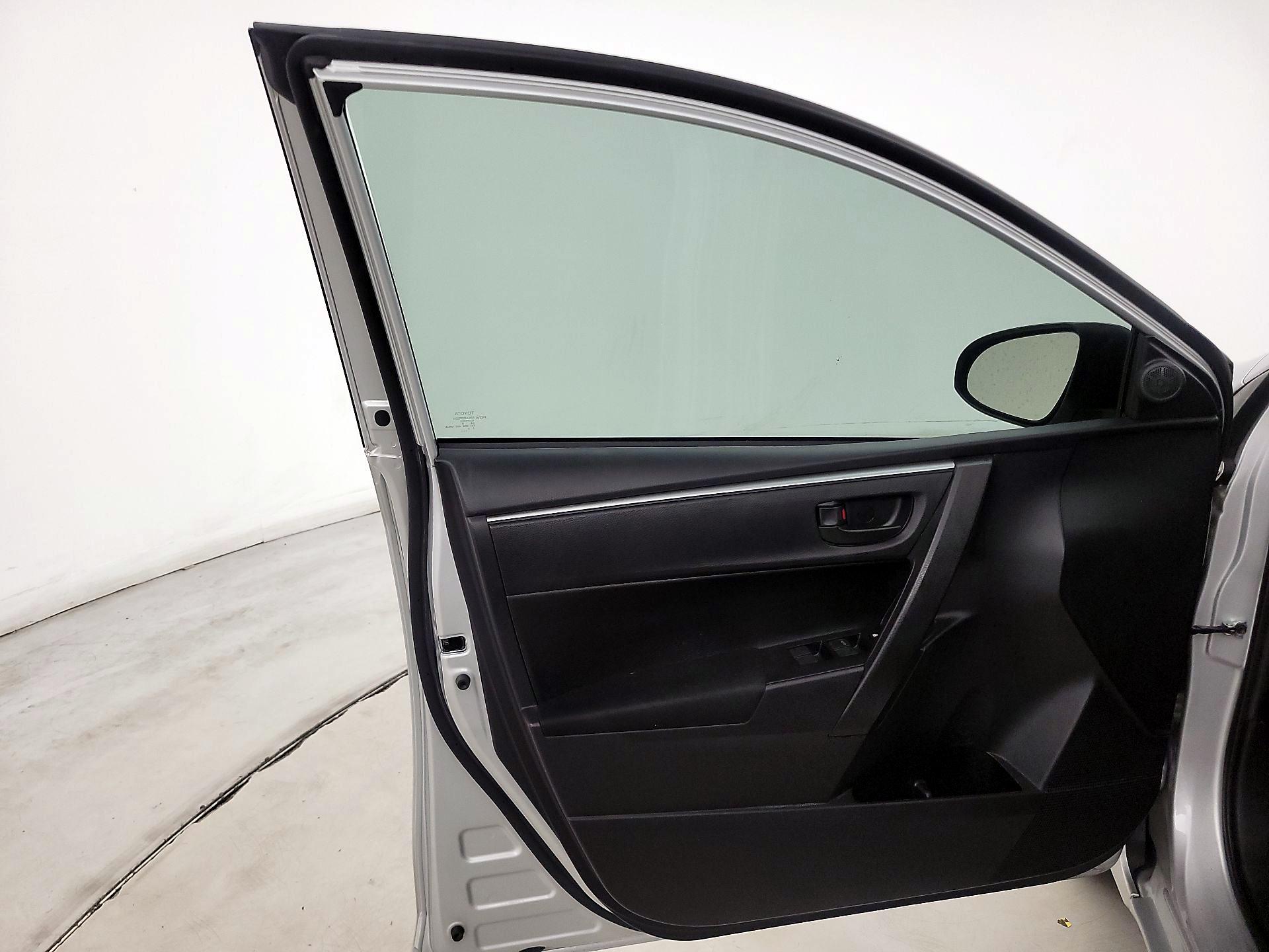 Thumbnail: 2016 Toyota Corolla - 12