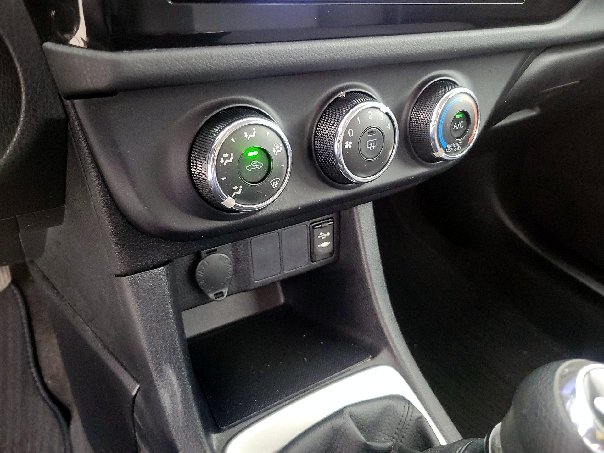Thumbnail: 2016 Toyota Corolla - 15