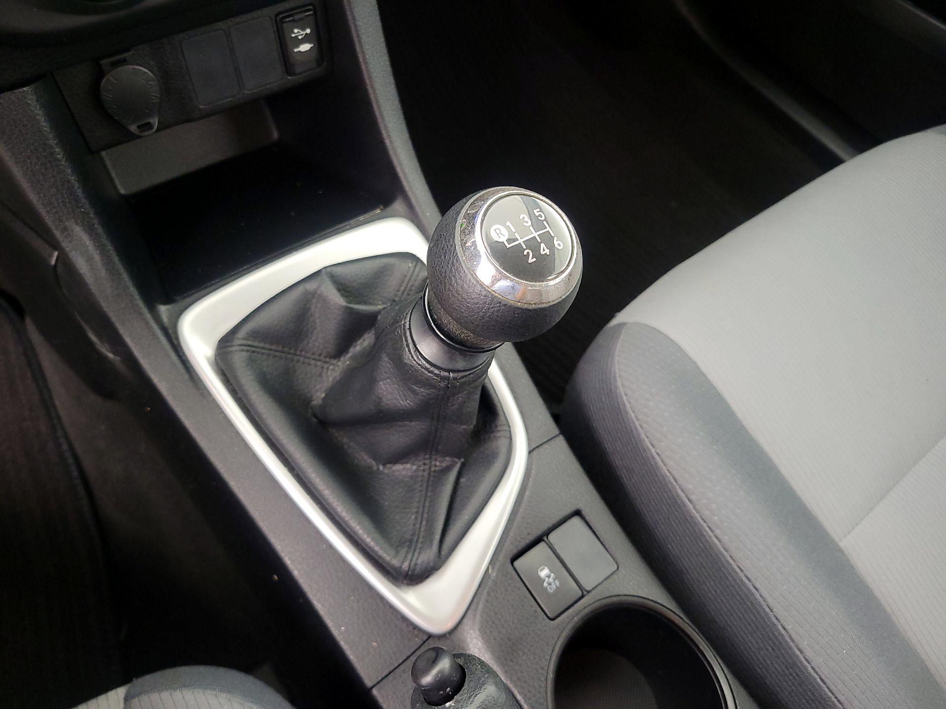 Thumbnail: 2016 Toyota Corolla - 16