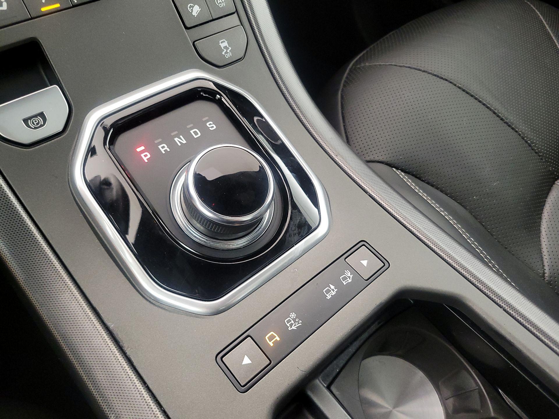 Thumbnail: 2019 Land Rover Range Rover Evoque - 17