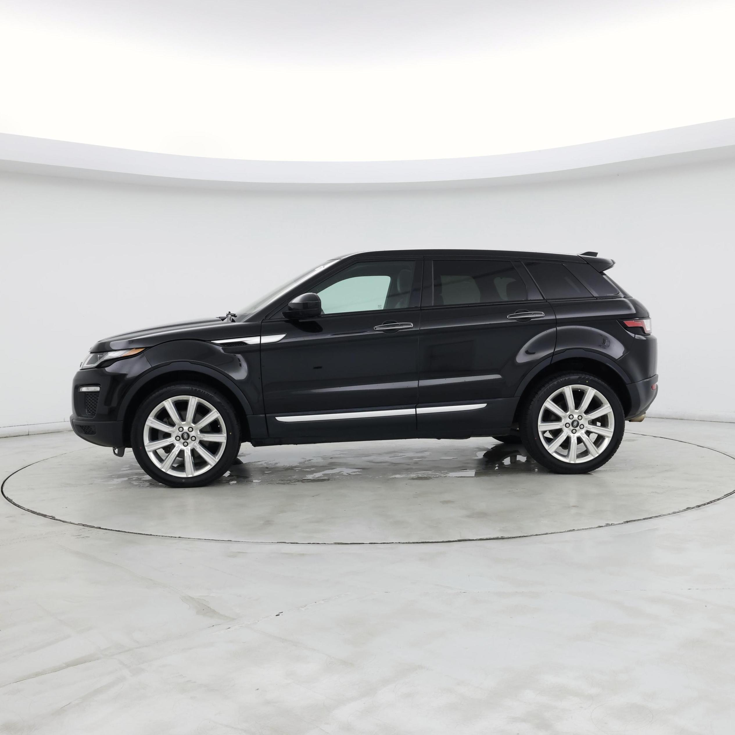 Thumbnail: 2019 Land Rover Range Rover Evoque - 3