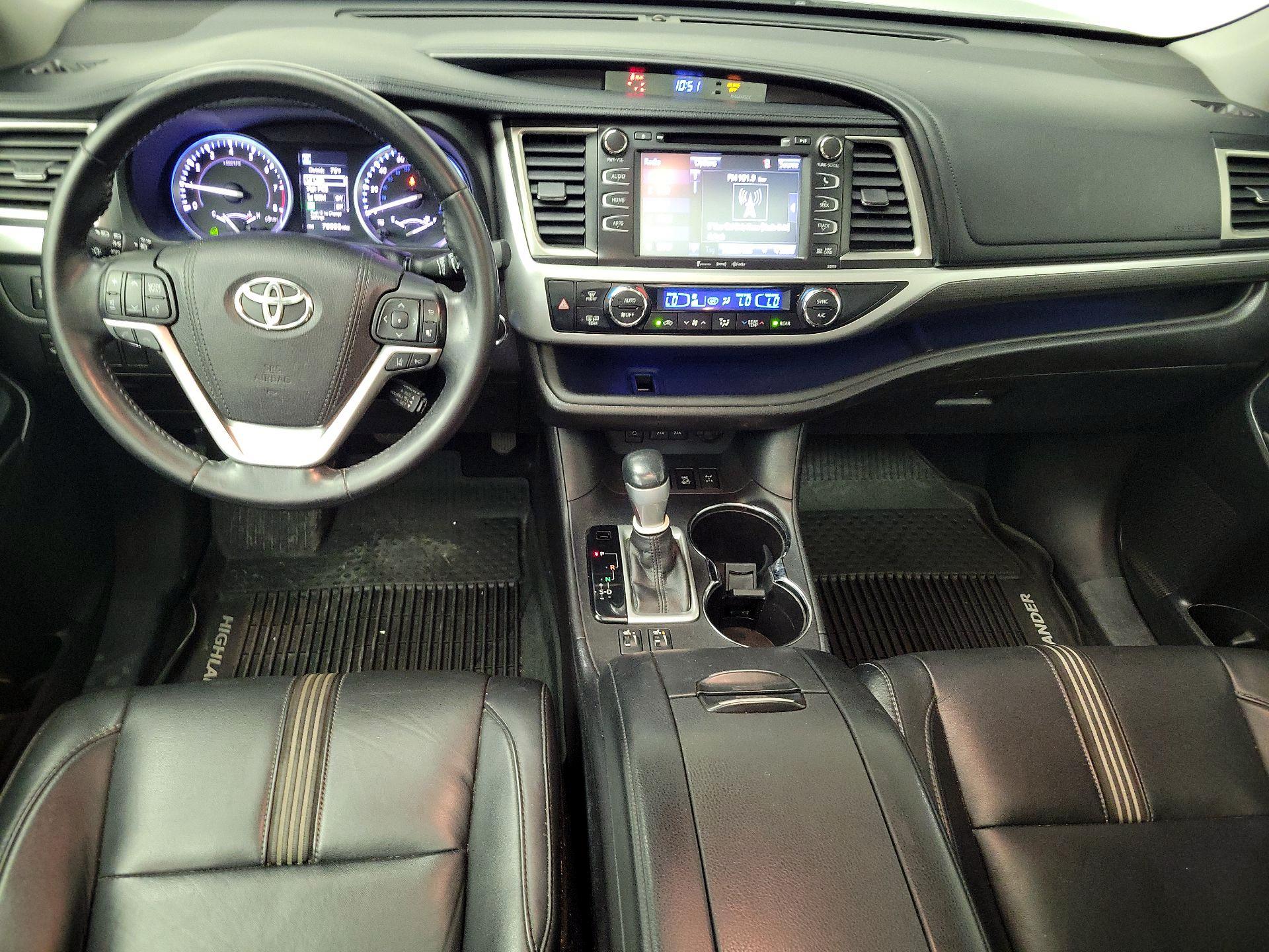 Thumbnail: 2017 Toyota Highlander - 9