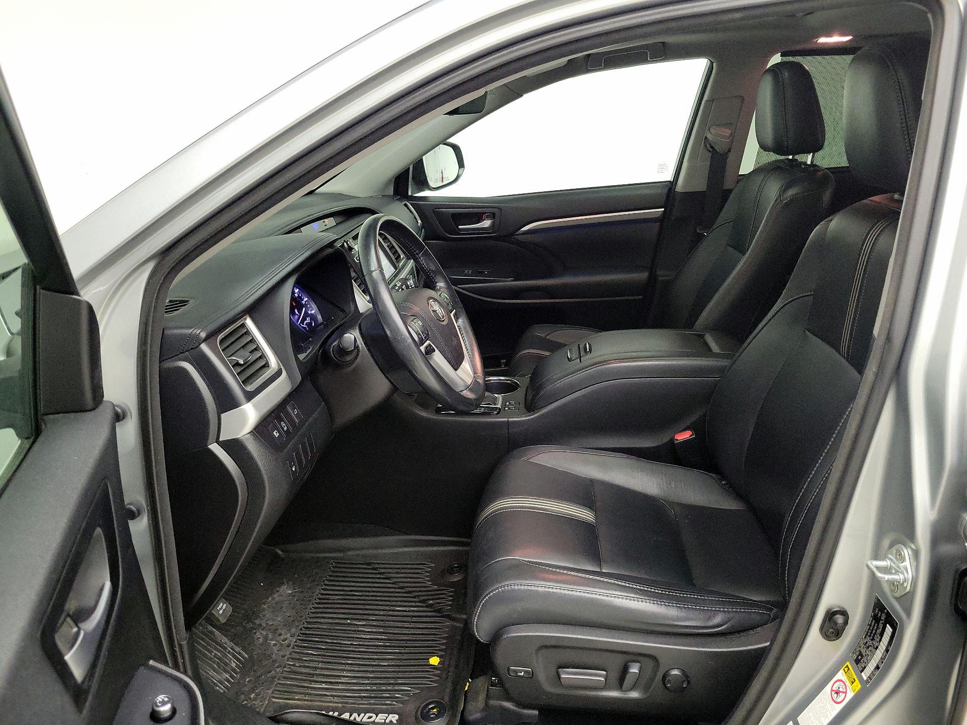 Thumbnail: 2017 Toyota Highlander - 11