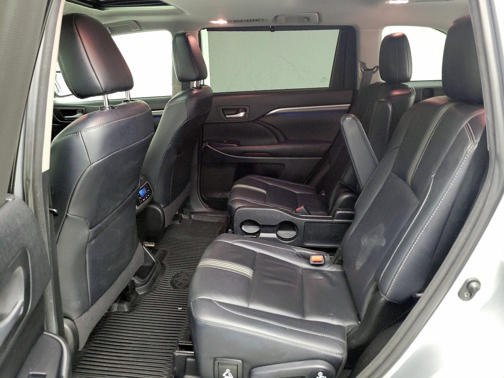Thumbnail: 2017 Toyota Highlander - 20