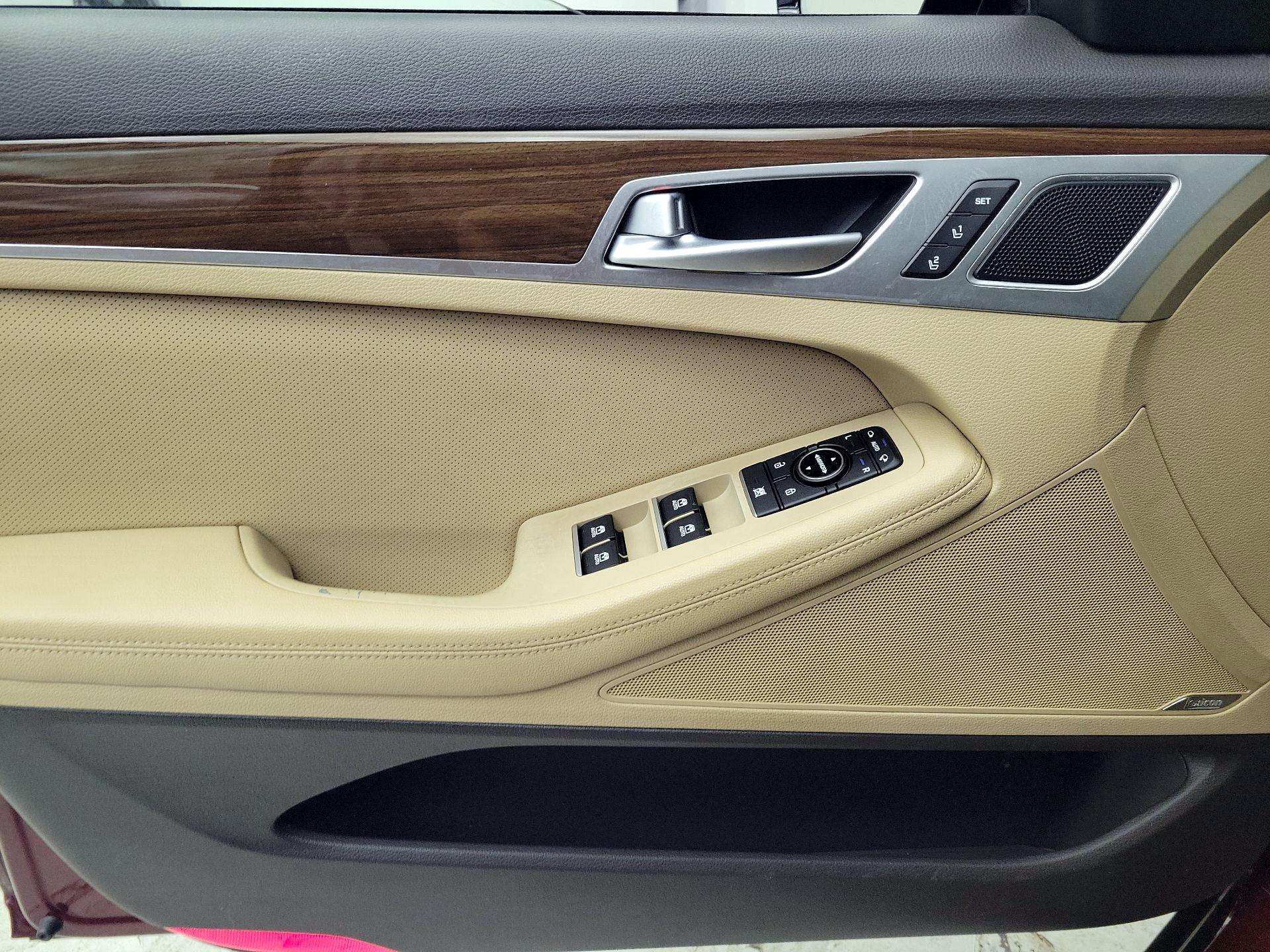 Thumbnail: 2017 Genesis G80 - 12