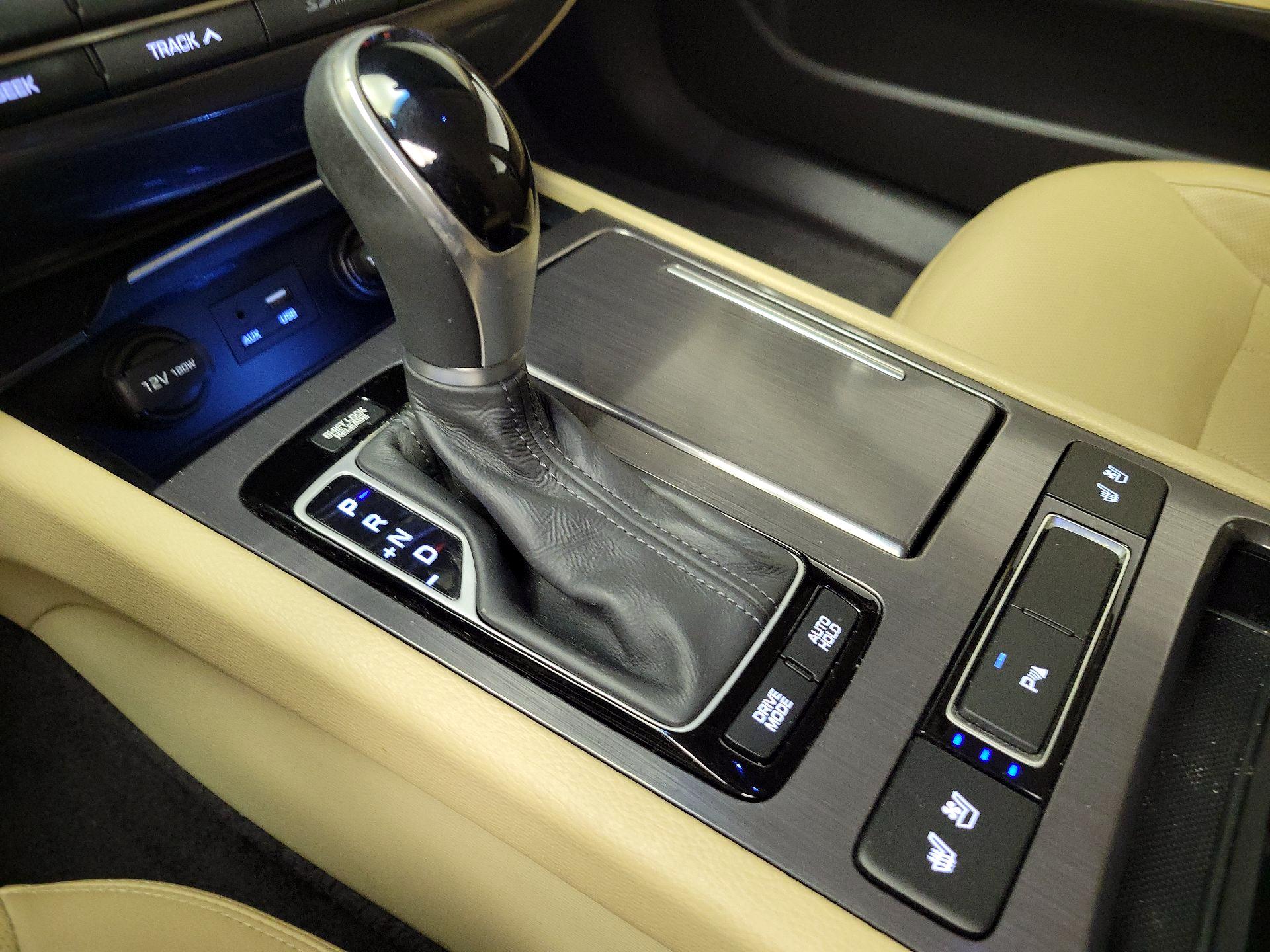 Thumbnail: 2017 Genesis G80 - 17