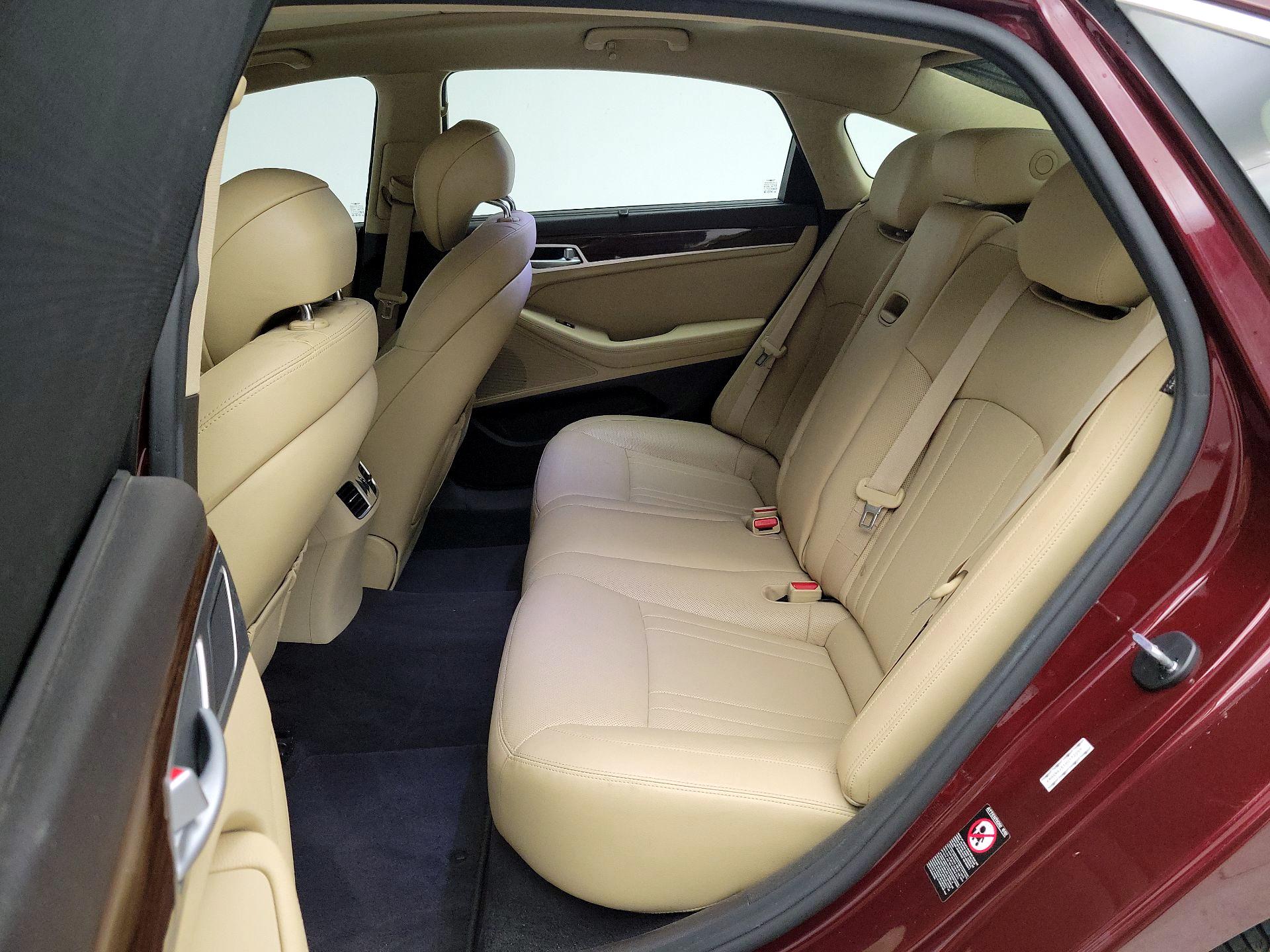 Thumbnail: 2017 Genesis G80 - 20