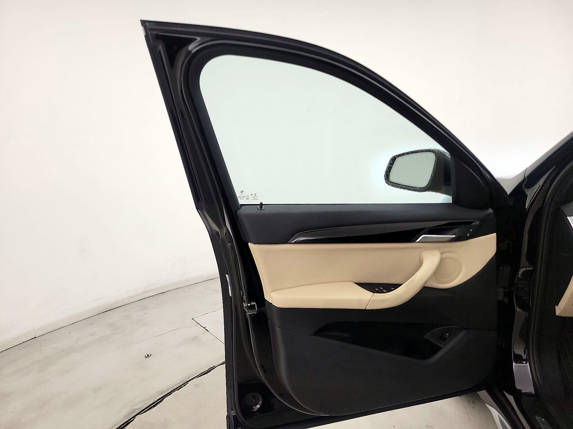 Thumbnail: 2018 BMW X1 - 12