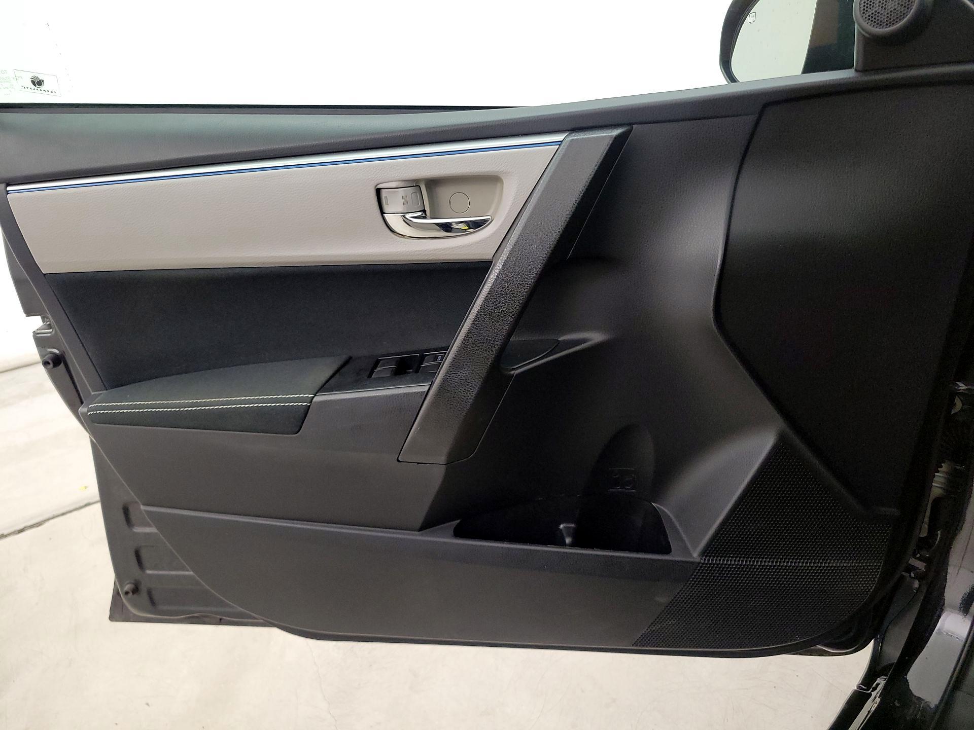 Thumbnail: 2016 Toyota Corolla - 12