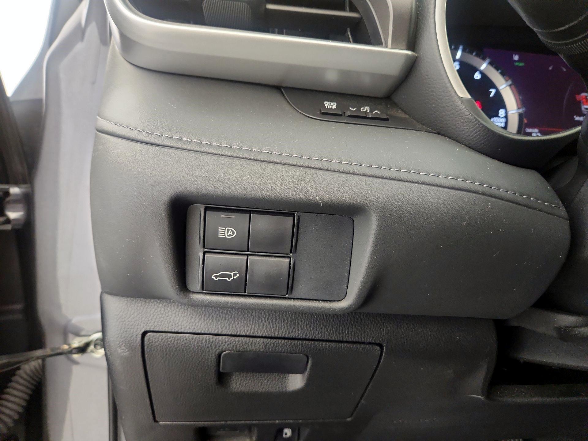 Thumbnail: 2021 Toyota Highlander - 13