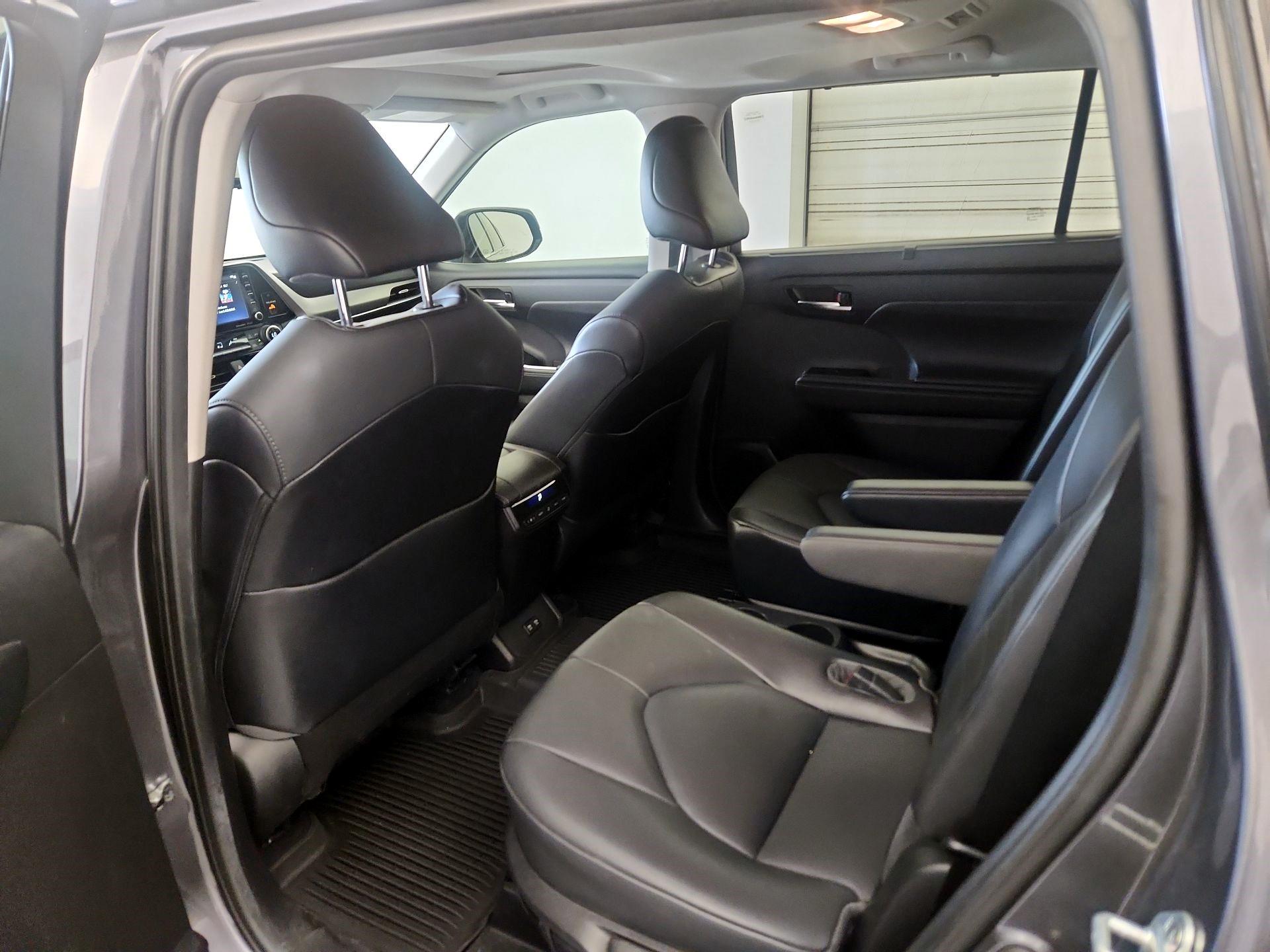 Thumbnail: 2021 Toyota Highlander - 19