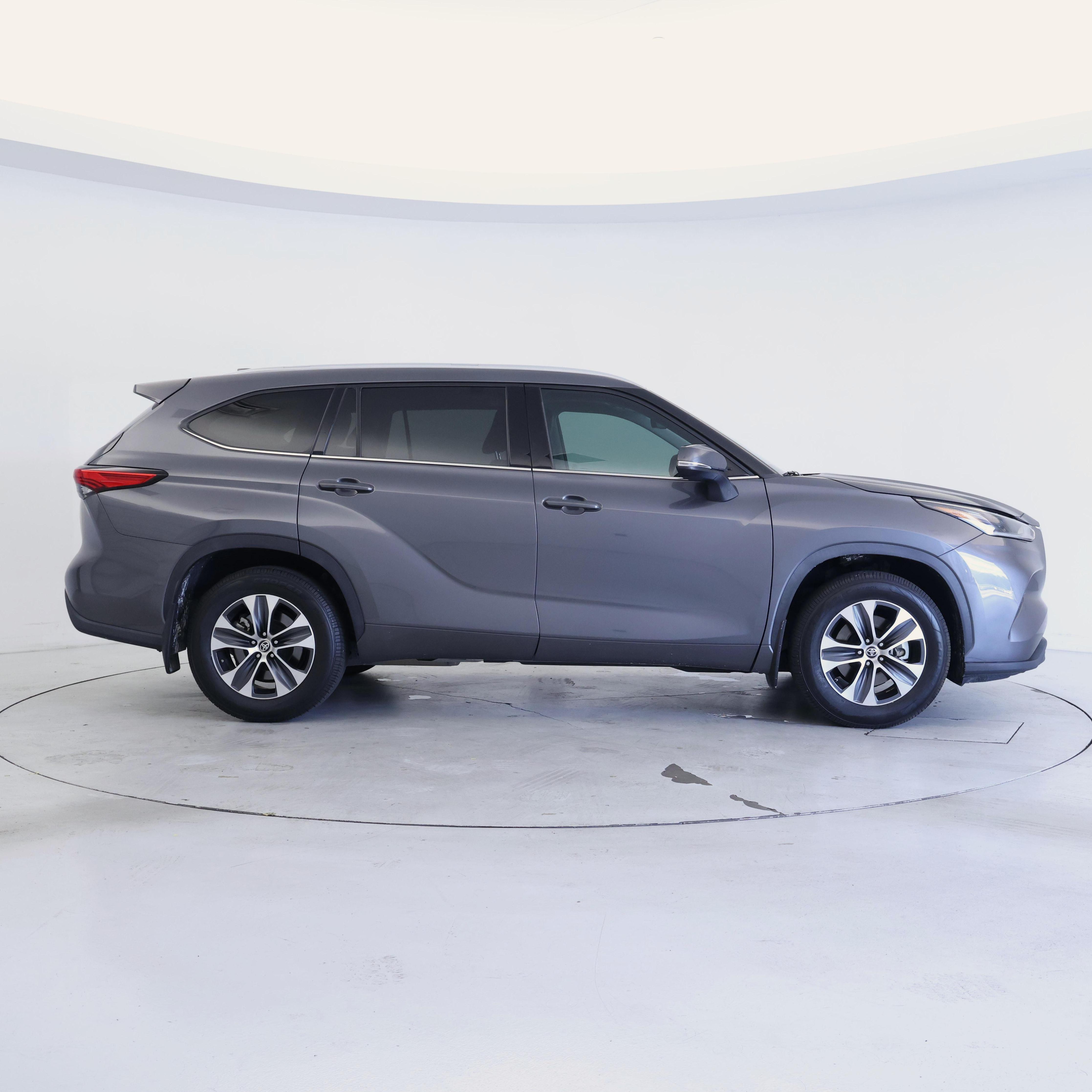 Thumbnail: 2021 Toyota Highlander - 7