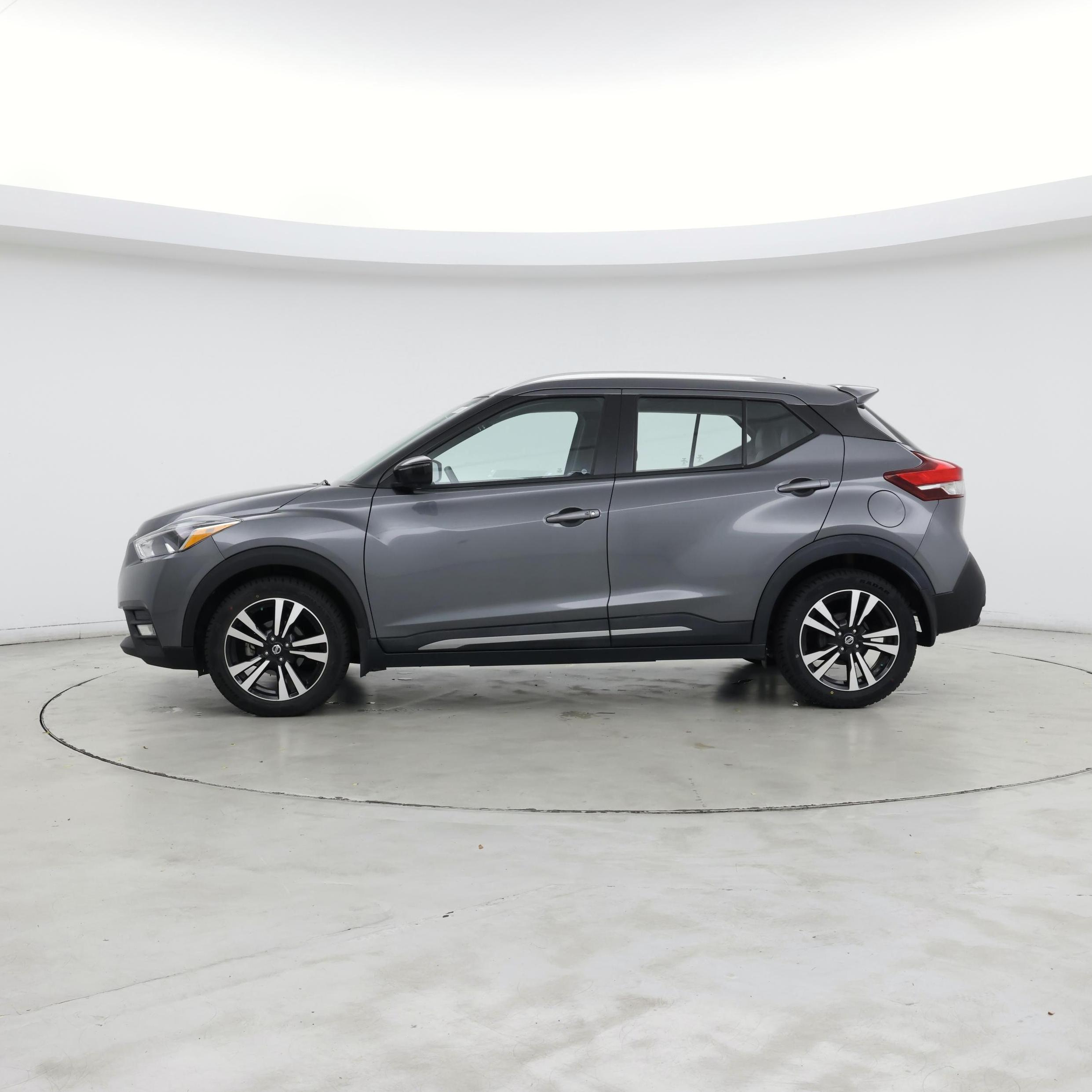Thumbnail: 2019 Nissan Kicks - 3